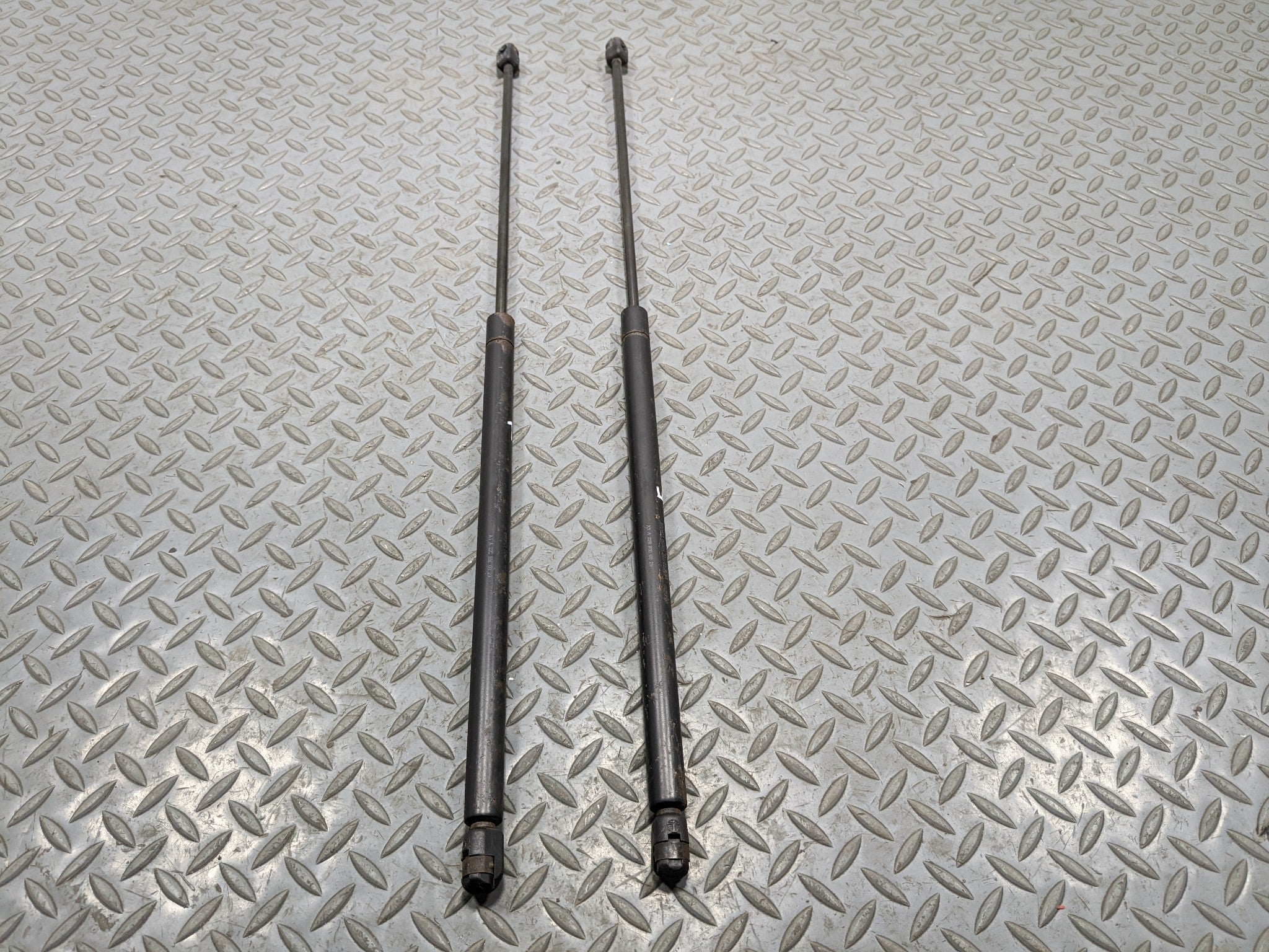 97 - 05 MERCEDES-BENZ S500 OEM HOOD SHOCK STRUT SET OF TWO FRONT LEFT AND RIGHT