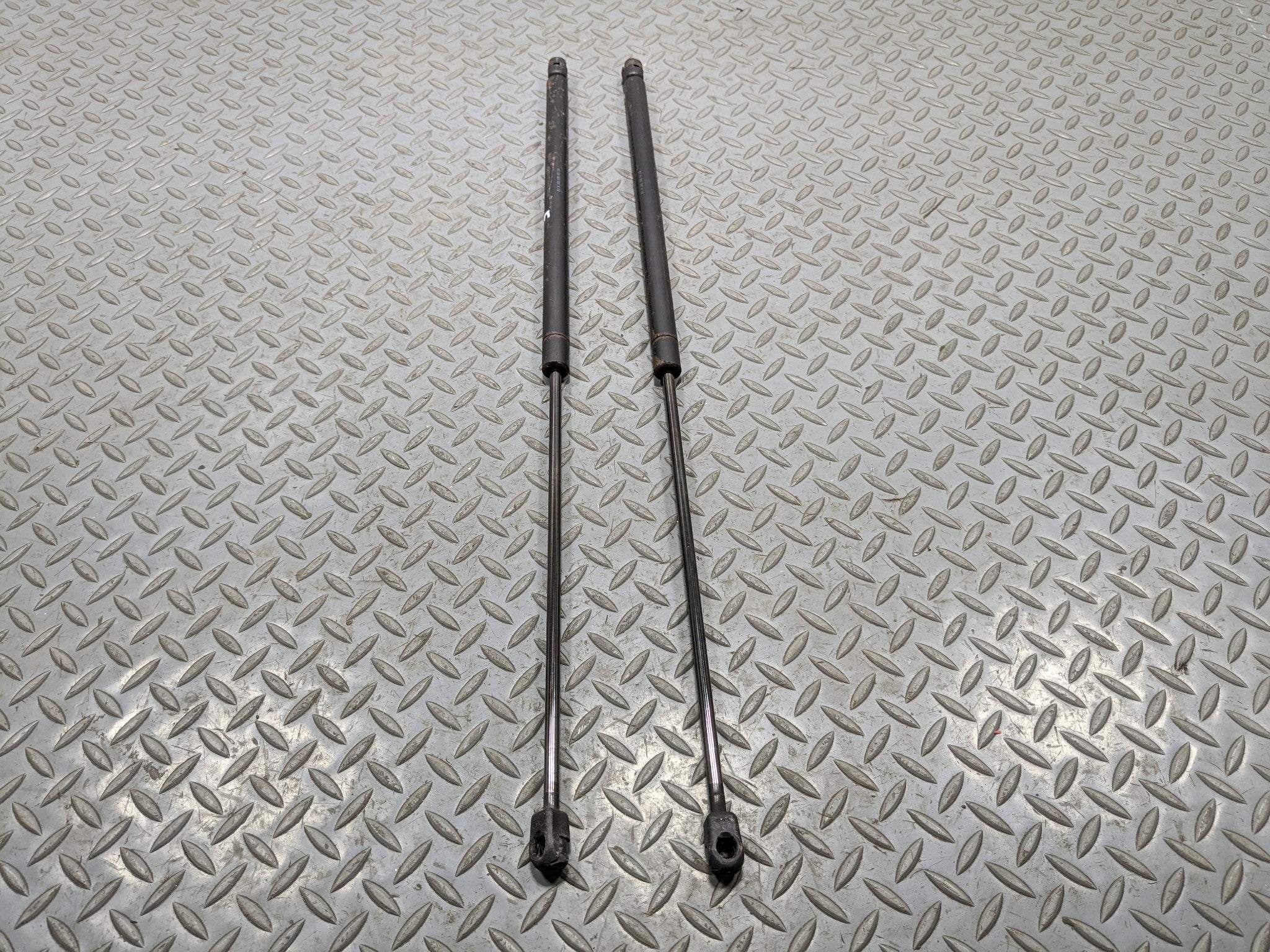 97 - 05 MERCEDES-BENZ S500 OEM HOOD SHOCK STRUT SET OF TWO FRONT LEFT AND RIGHT