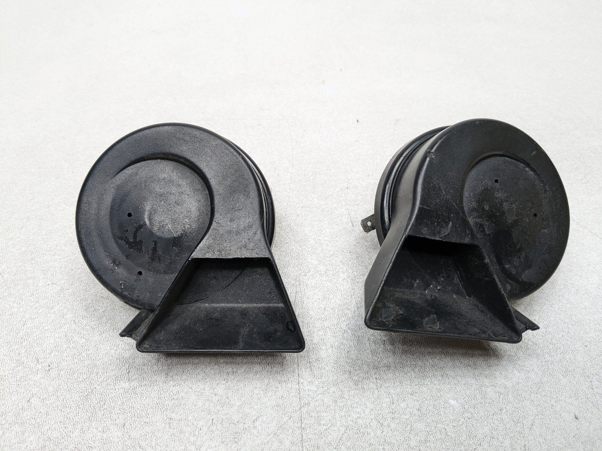 97 - 05 MERCEDES-BENZ S500 OEM HORN SET LOW AND HIGH DUAL TONE PITCH NOTE SIGNAL