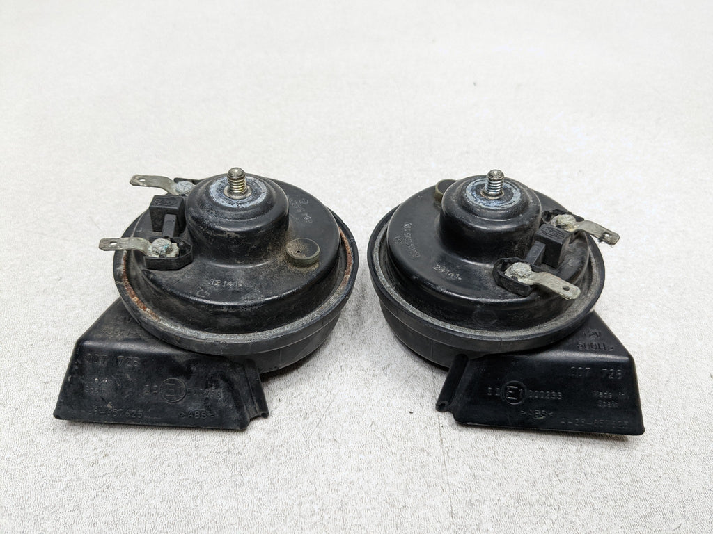97 - 05 MERCEDES-BENZ S500 OEM HORN SET LOW AND HIGH DUAL TONE PITCH NOTE SIGNAL