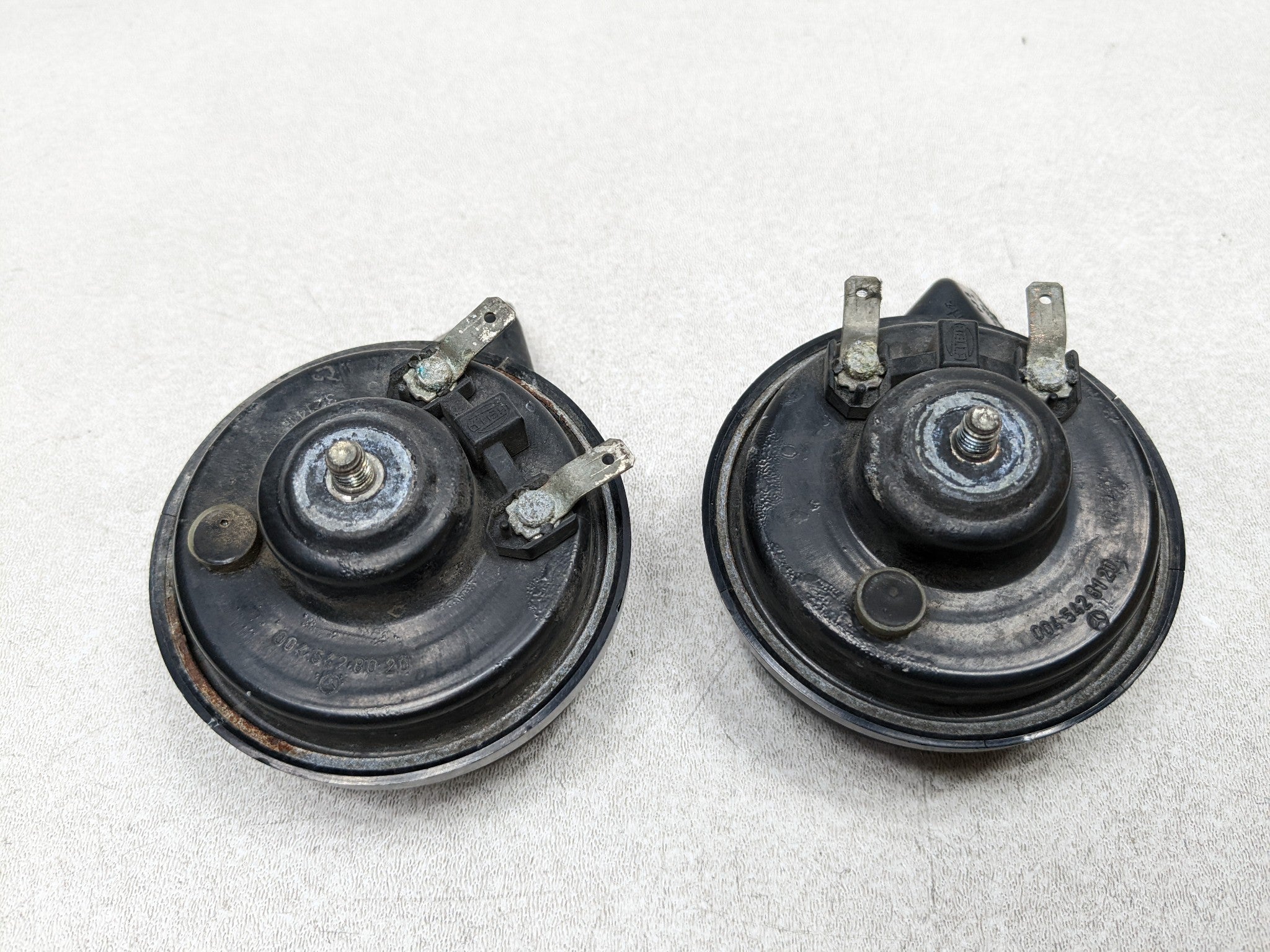 97 - 05 MERCEDES-BENZ S500 OEM HORN SET LOW AND HIGH DUAL TONE PITCH NOTE SIGNAL