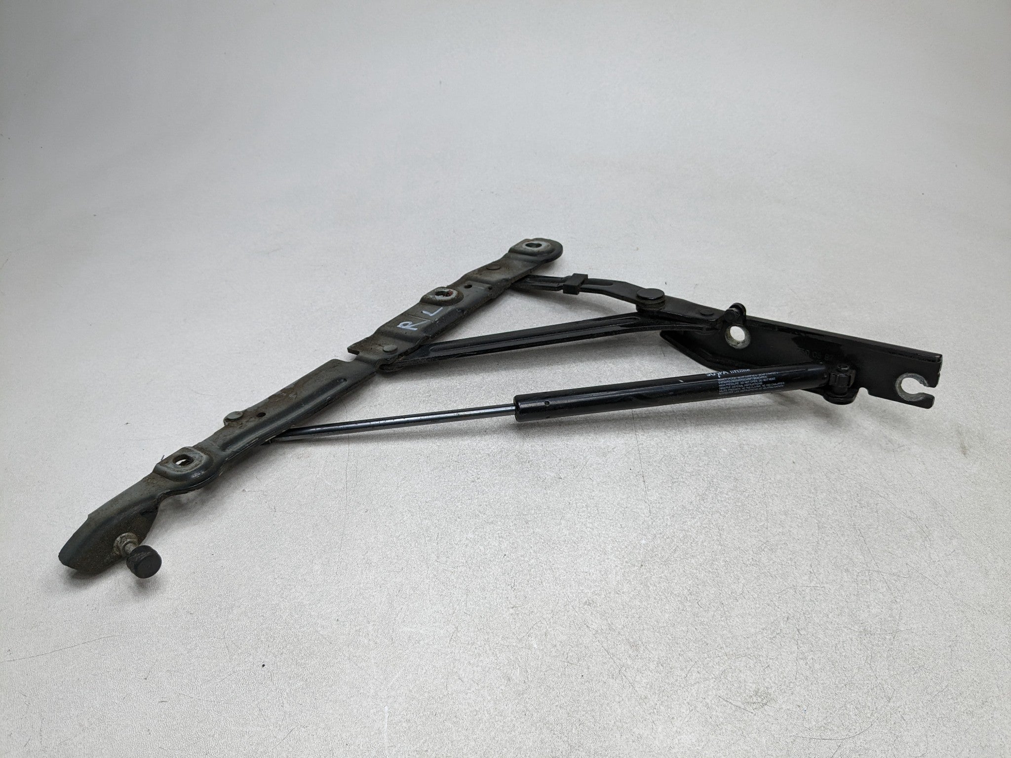 97 - 05 MERCEDES-BENZ S500 OEM TAILGATE HINGE WITH LIFT SUPPORT REAR LEFT SIDE