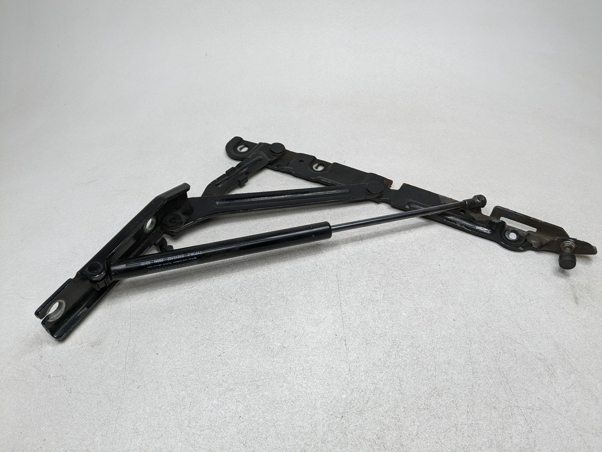 97 - 05 MERCEDES-BENZ S500 OEM TAILGATE HINGE WITH LIFT SUPPORT REAR LEFT SIDE