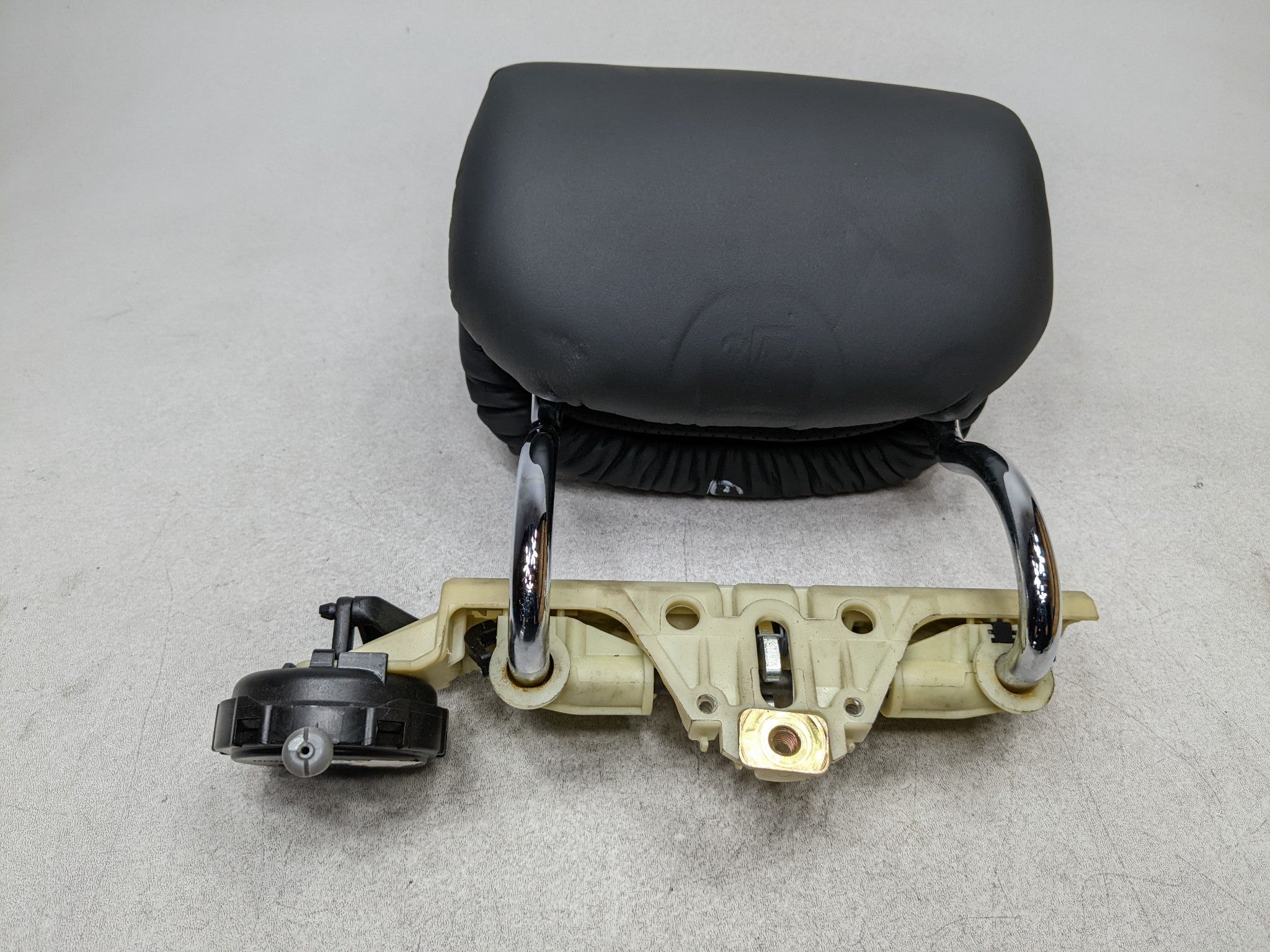 97 - 05 MERCEDES-BENZ S500 OEM HEADREST WITH FOLDING MOTOR ASSEMBLY REAR RIGHT