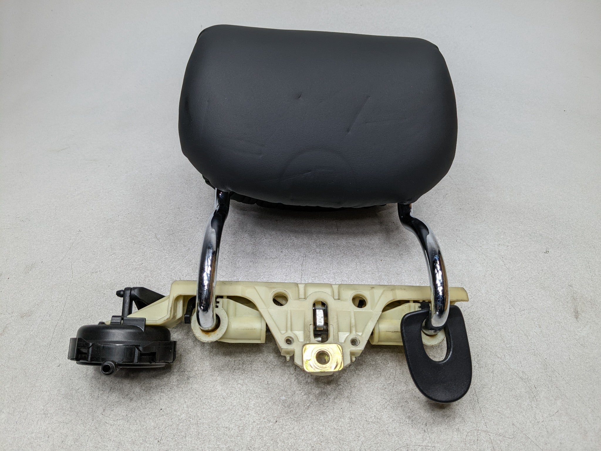 97 - 05 MERCEDES-BENZ S500 OEM HEADREST WITH FOLDING MOTOR ASSEMBLY REAR LEFT