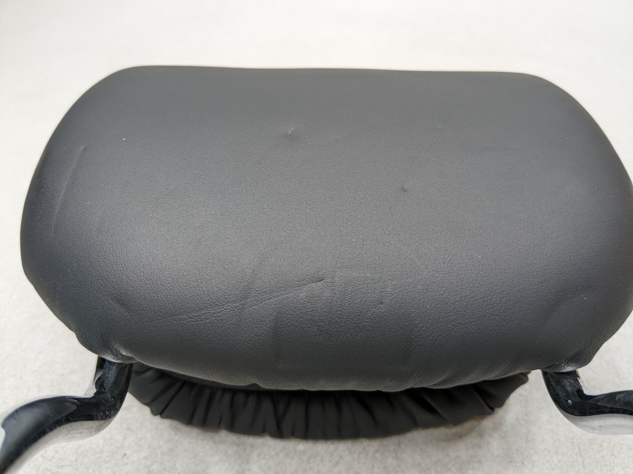 97 - 05 MERCEDES-BENZ S500 OEM HEADREST WITH FOLDING MOTOR ASSEMBLY REAR LEFT