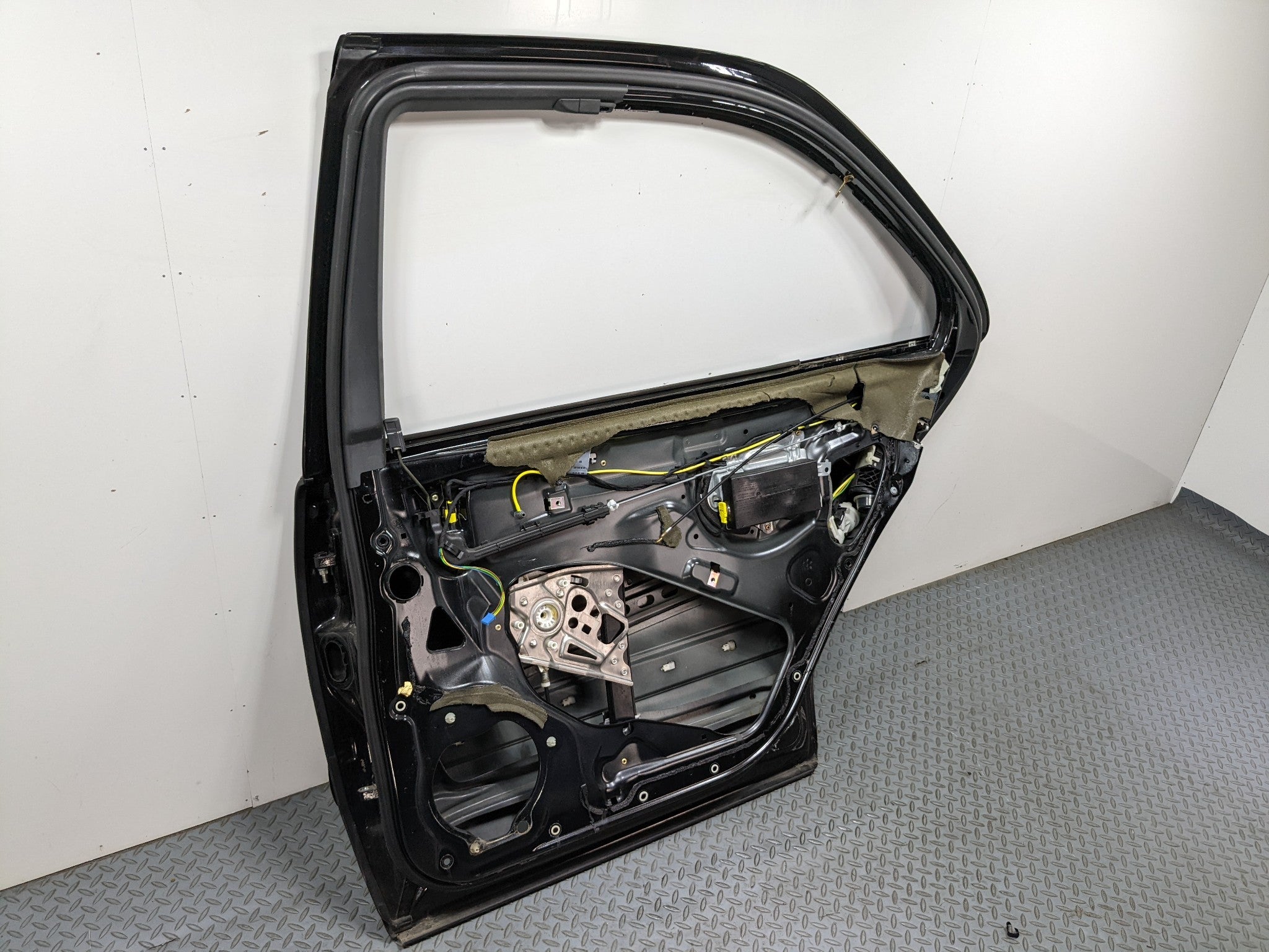 97 - 05 MERCEDES-BENZ S500 OEM DOOR SHELL PANEL BLACK REAR RIGHT PASSENGER SIDE