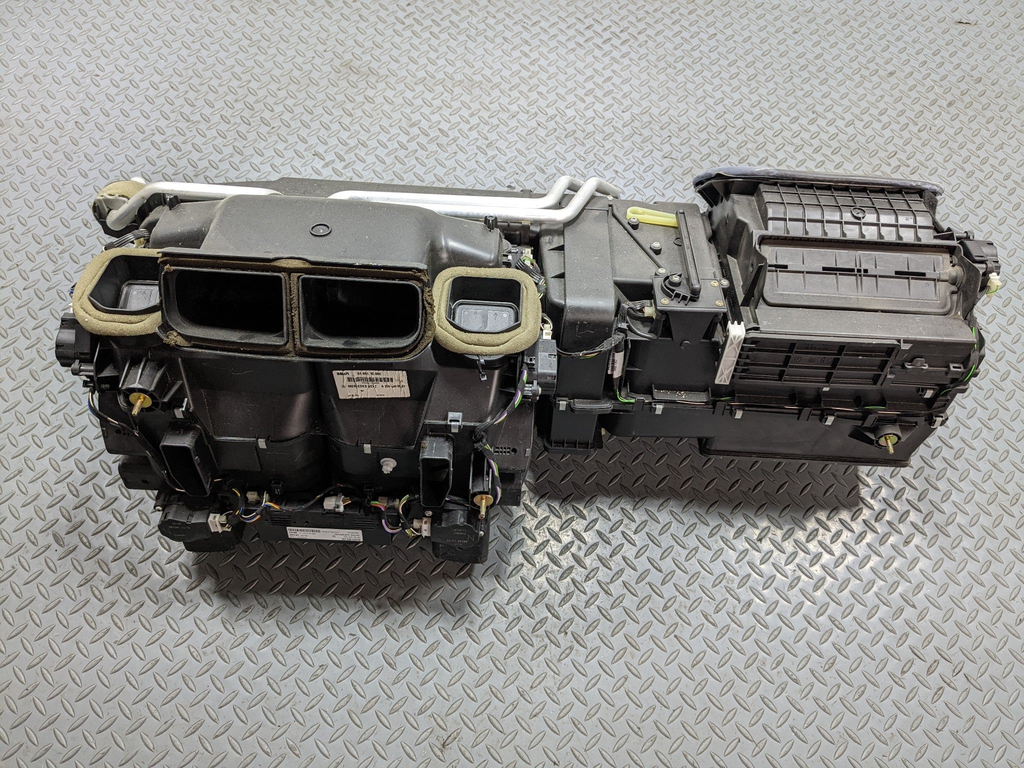 97 - 05 MERCEDES-BENZ S500 OEM HVAC HEATER CORE BLOWER EVAPORATOR BOX ASSEMBLY