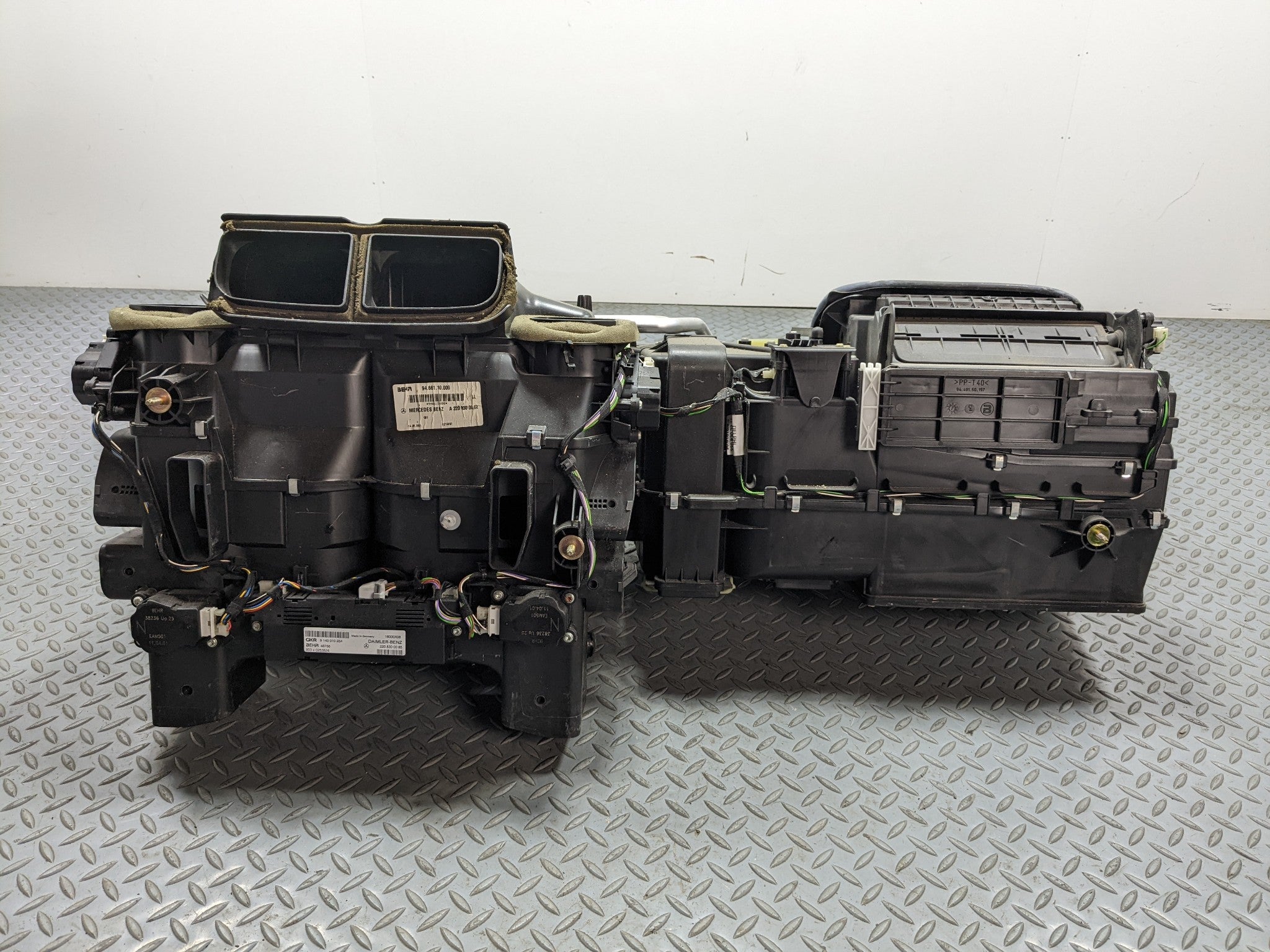 97 - 05 MERCEDES-BENZ S500 OEM HVAC HEATER CORE BLOWER EVAPORATOR BOX ASSEMBLY