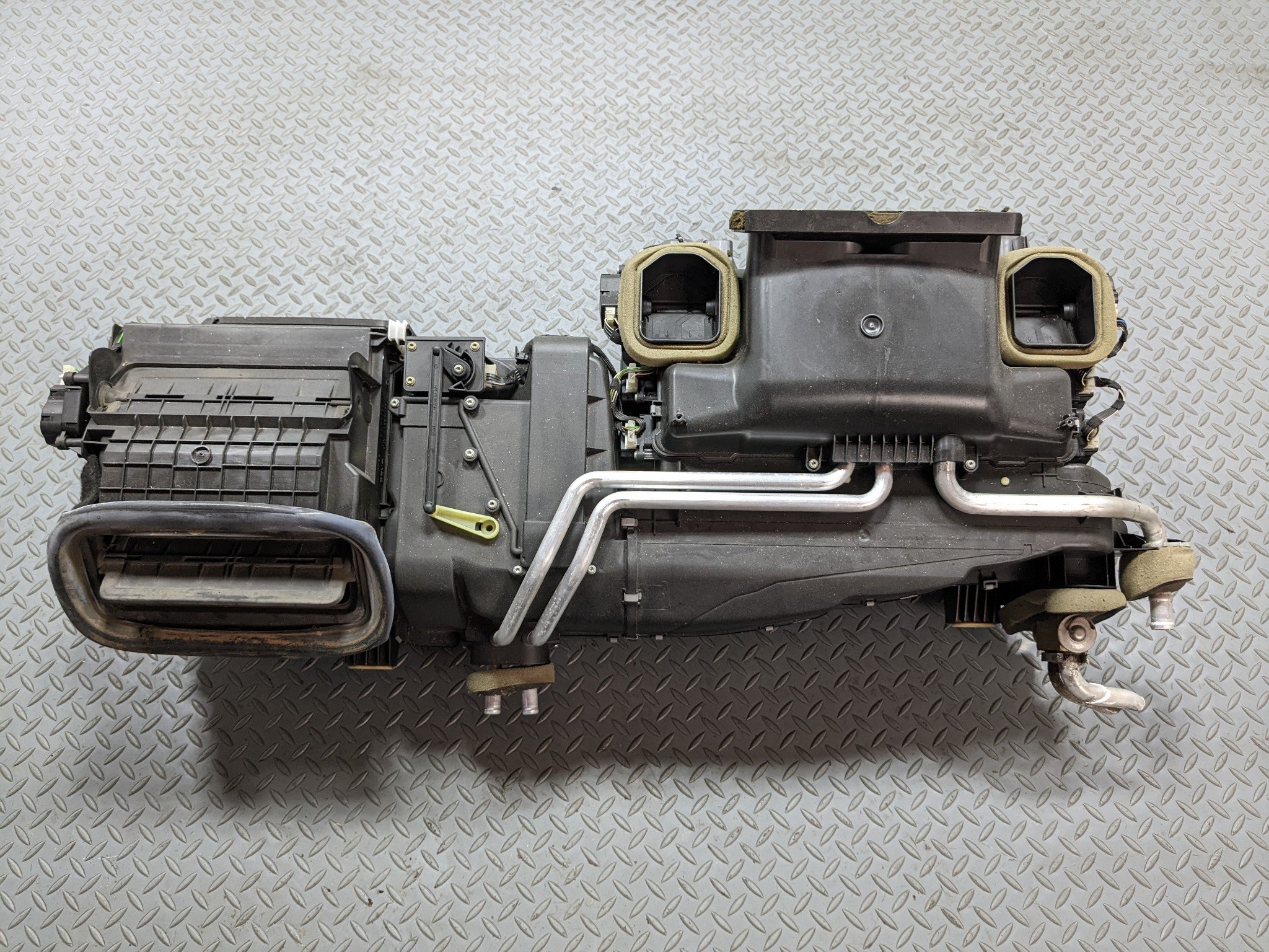 97 - 05 MERCEDES-BENZ S500 OEM HVAC HEATER CORE BLOWER EVAPORATOR BOX ASSEMBLY