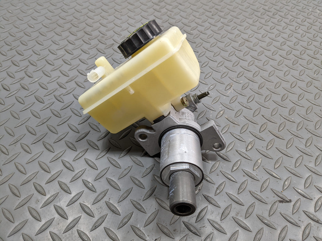 97-05 MERCEDES-BENZ S500 OEM BRAKE MASTER CYLINDER WITH RESERVOIR TANK ASSEMBLY