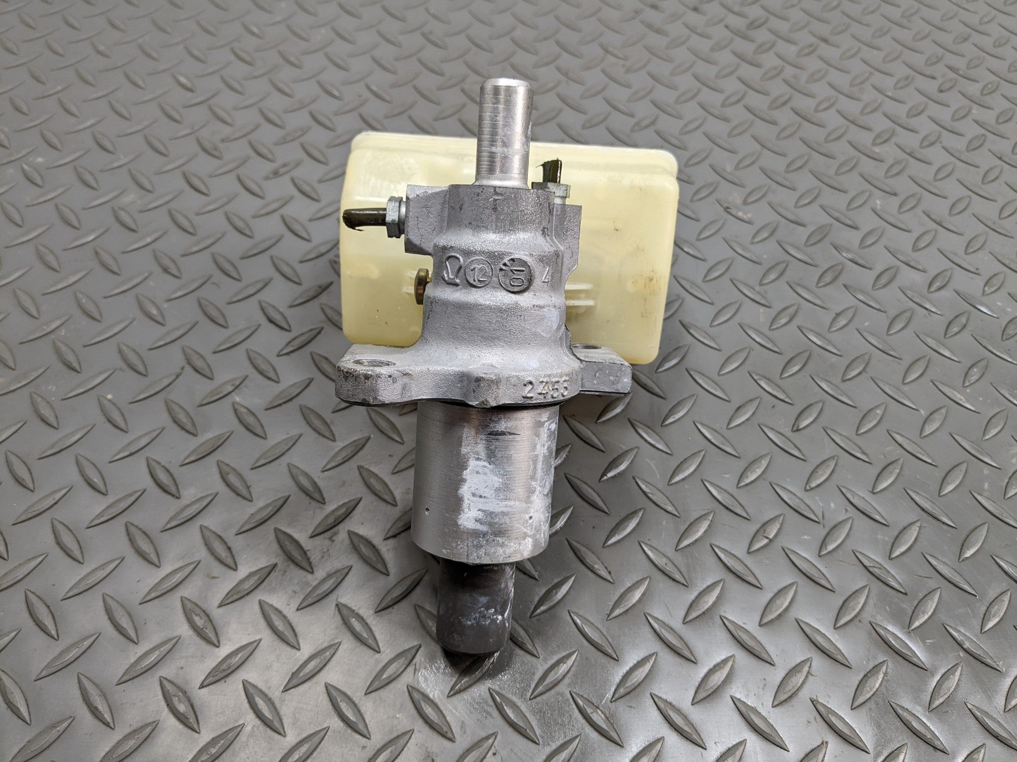 97-05 MERCEDES-BENZ S500 OEM BRAKE MASTER CYLINDER WITH RESERVOIR TANK ASSEMBLY