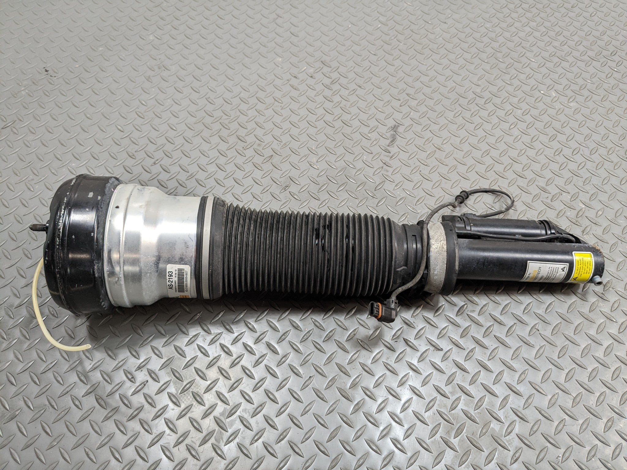 97 - 05 MERCEDES-BENZ S500 OEM SHOCK ABSORBER STRUT ASSEMBLY FRONT RIGHT SIDE