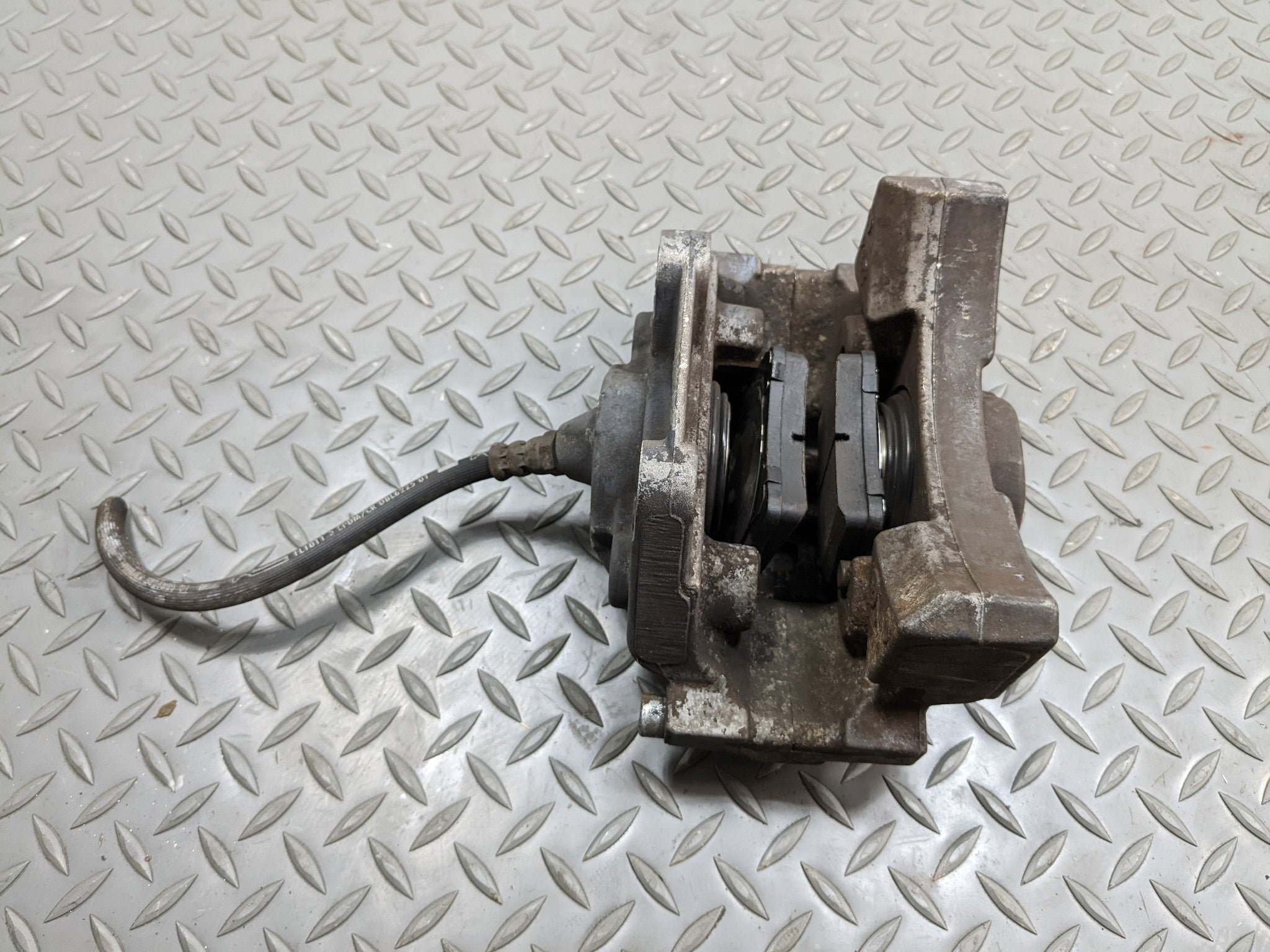 1997 - 2005 MERCEDES-BENZ S500 OEM BRAKE CALIPER ASSEMBLY REAR LEFT DRIVER SIDE