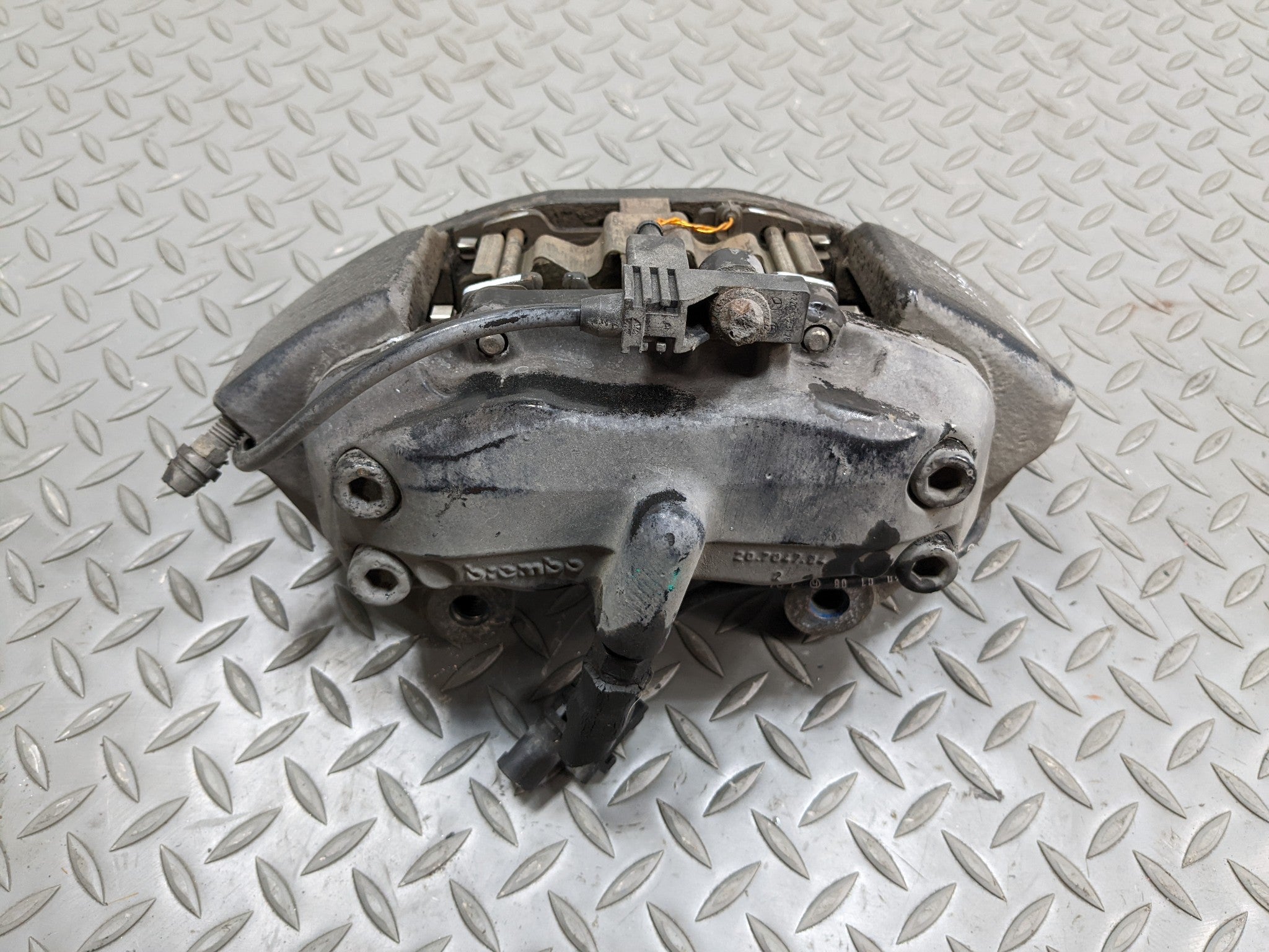 97 - 05 MERCEDES-BENZ S500 OEM BRAKE CALIPER ASSEMBLY FRONT RIGHT PASSENGER SIDE