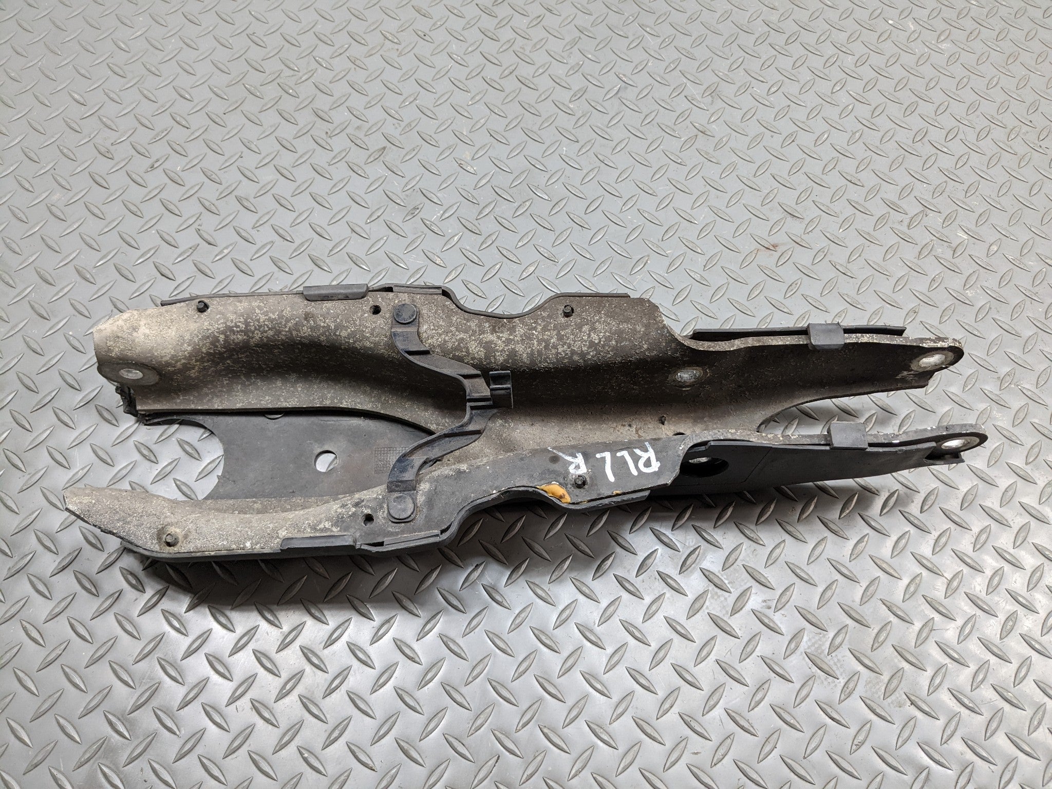 97 - 05 MERCEDES-BENZ S500 OEM LOWER REARWARD CONTROL ARM REAR LEFT DRIVER SIDE