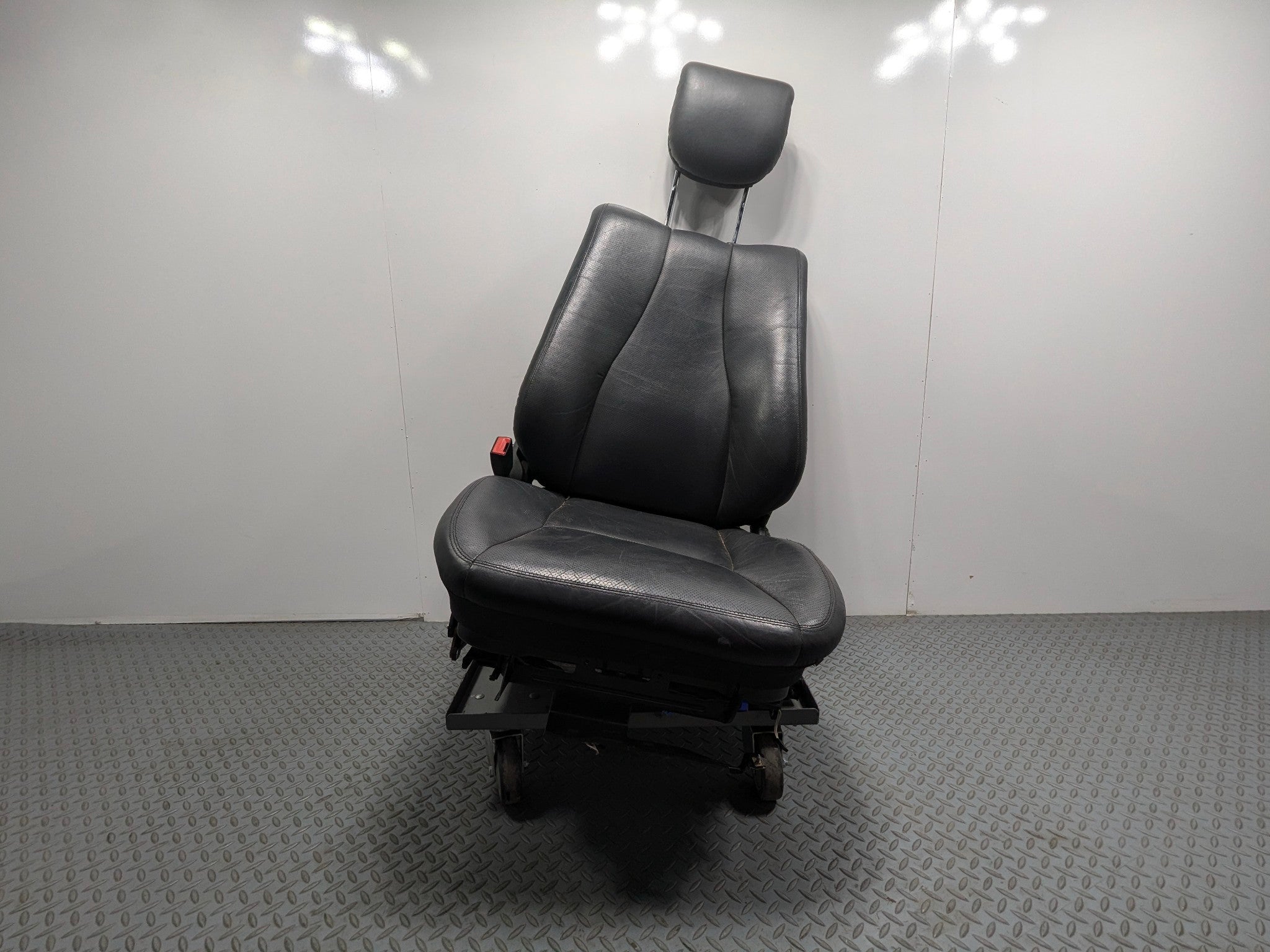 97 - 05 MERCEDES-BENZ S500 OEM SEAT WITH HEADREST BLACK LEATHER FRONT LEFT SIDE