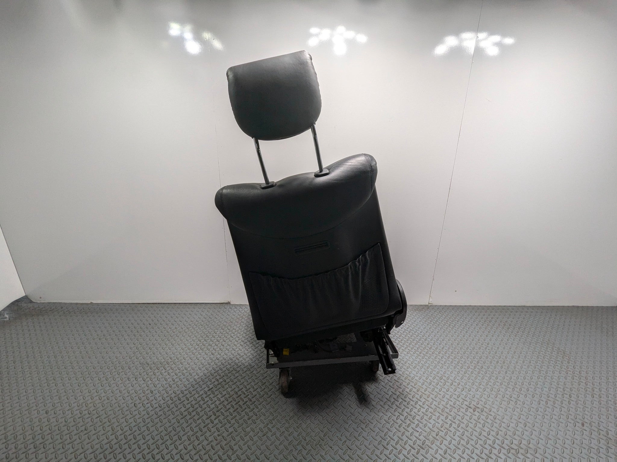 97 - 05 MERCEDES-BENZ S500 OEM SEAT WITH HEADREST BLACK LEATHER FRONT LEFT SIDE