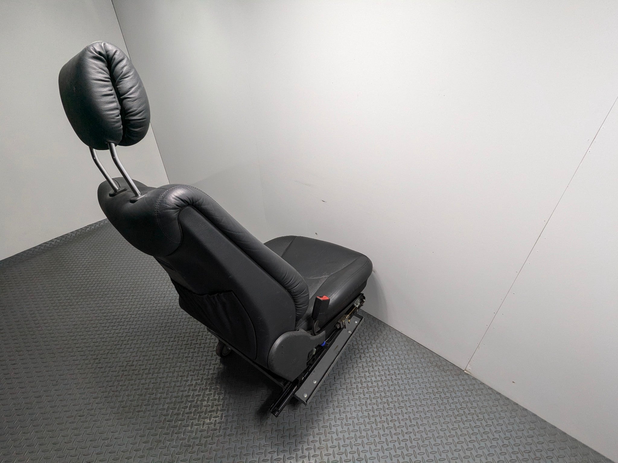 97 - 05 MERCEDES-BENZ S500 OEM SEAT WITH HEADREST BLACK LEATHER FRONT LEFT SIDE