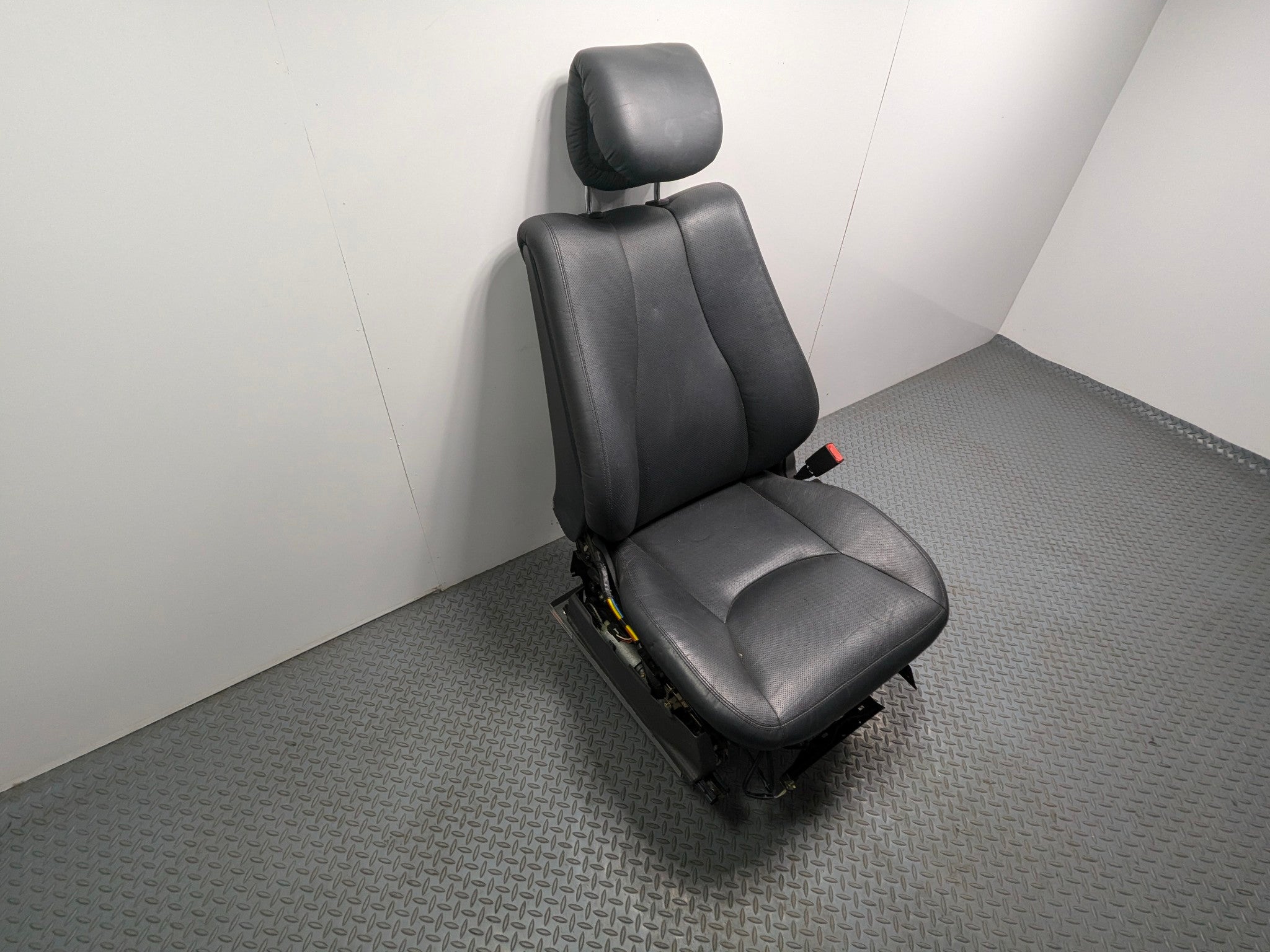 97 - 05 MERCEDES-BENZ S500 OEM SEAT WITH HEADREST BLACK LEATHER FRONT RIGHT SIDE