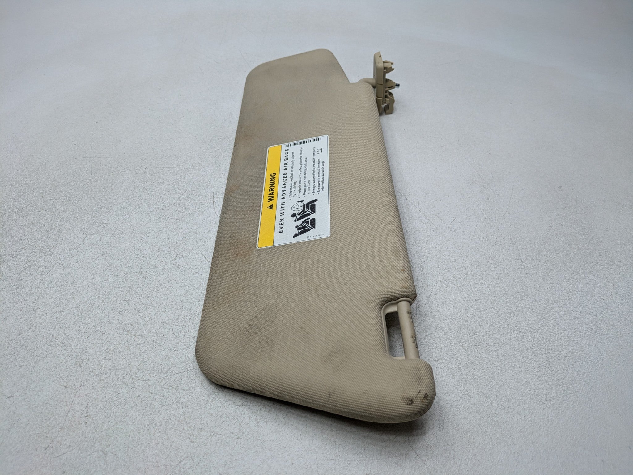 2012 - 2018 MERCEDES-BENZ CLS550 OEM SUN VISOR INTERIOR UPPER FRONT RIGHT SIDE