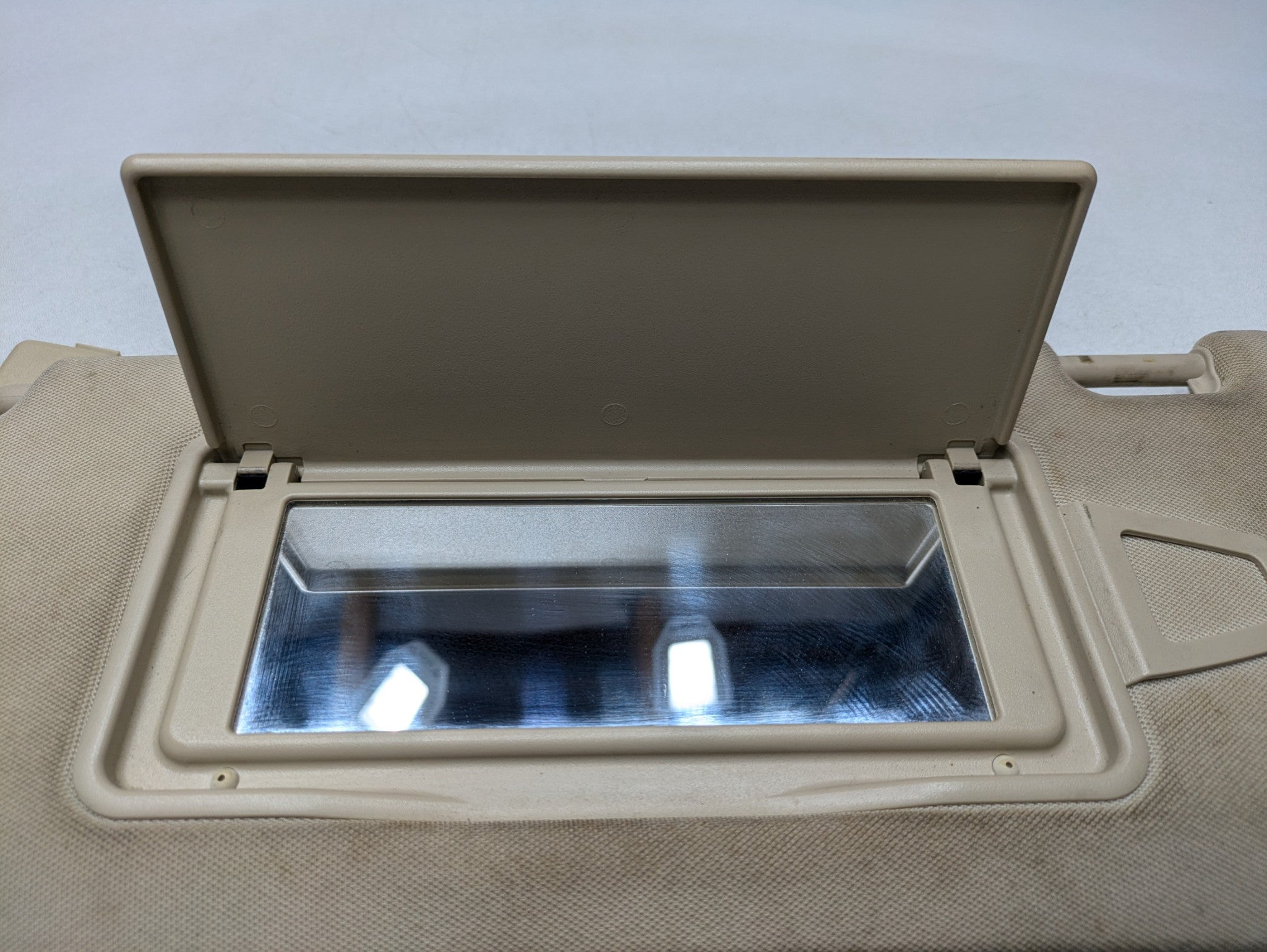 2012 - 2018 MERCEDES-BENZ CLS550 OEM SUN VISOR INTERIOR UPPER FRONT LEFT SIDE