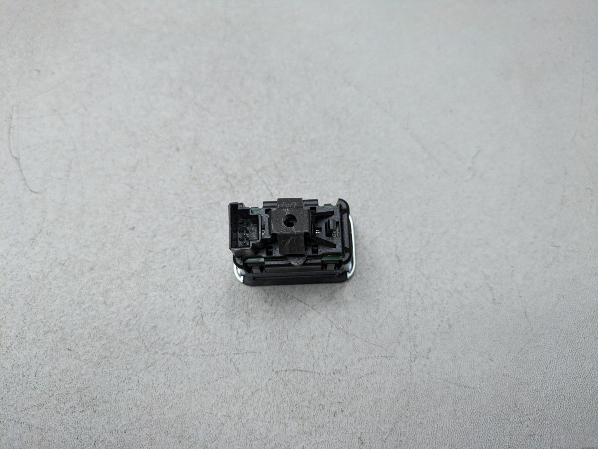 2012 - 2018 MERCEDES-BENZ CLS550 OEM DOOR WINDOW CONTROL SWITCH REAR LEFT SIDE