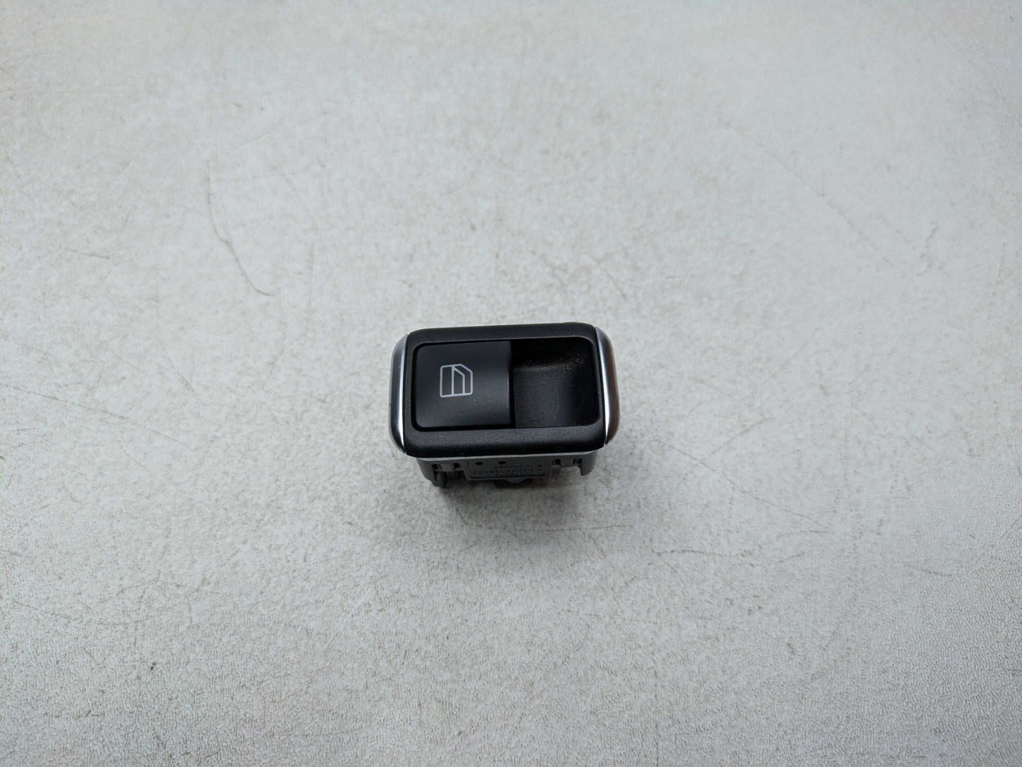 2012 - 2018 MERCEDES-BENZ CLS550 OEM DOOR WINDOW CONTROL SWITCH REAR RIGHT SIDE