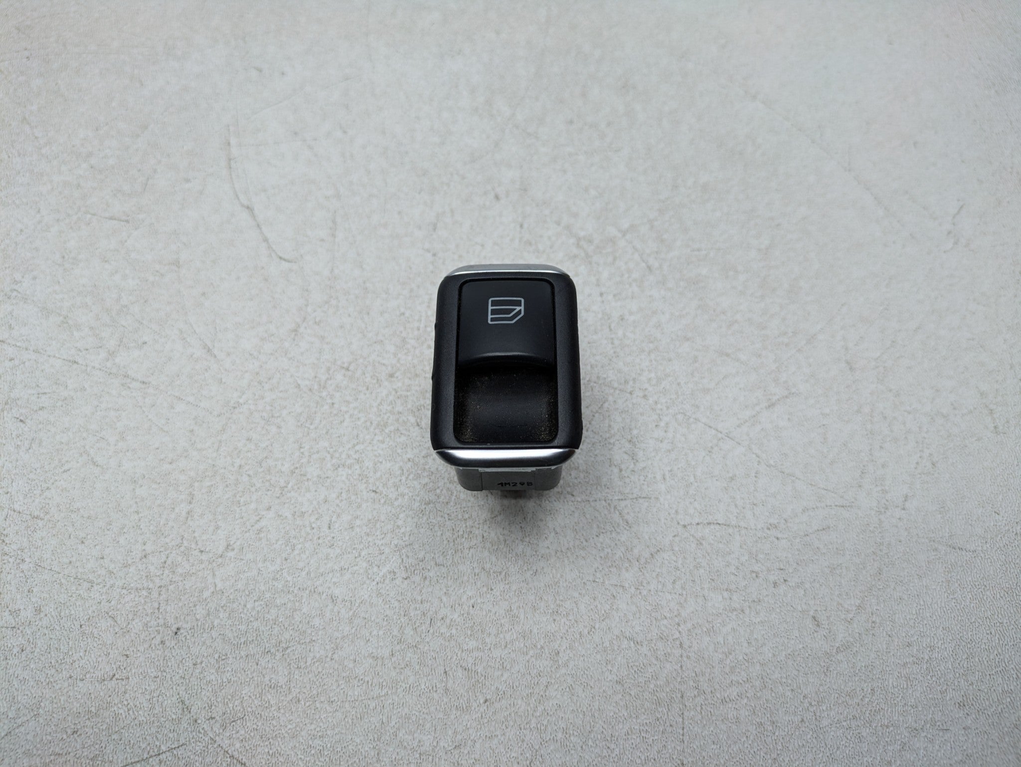 2012 - 2018 MERCEDES-BENZ CLS550 OEM DOOR WINDOW CONTROL SWITCH REAR RIGHT SIDE