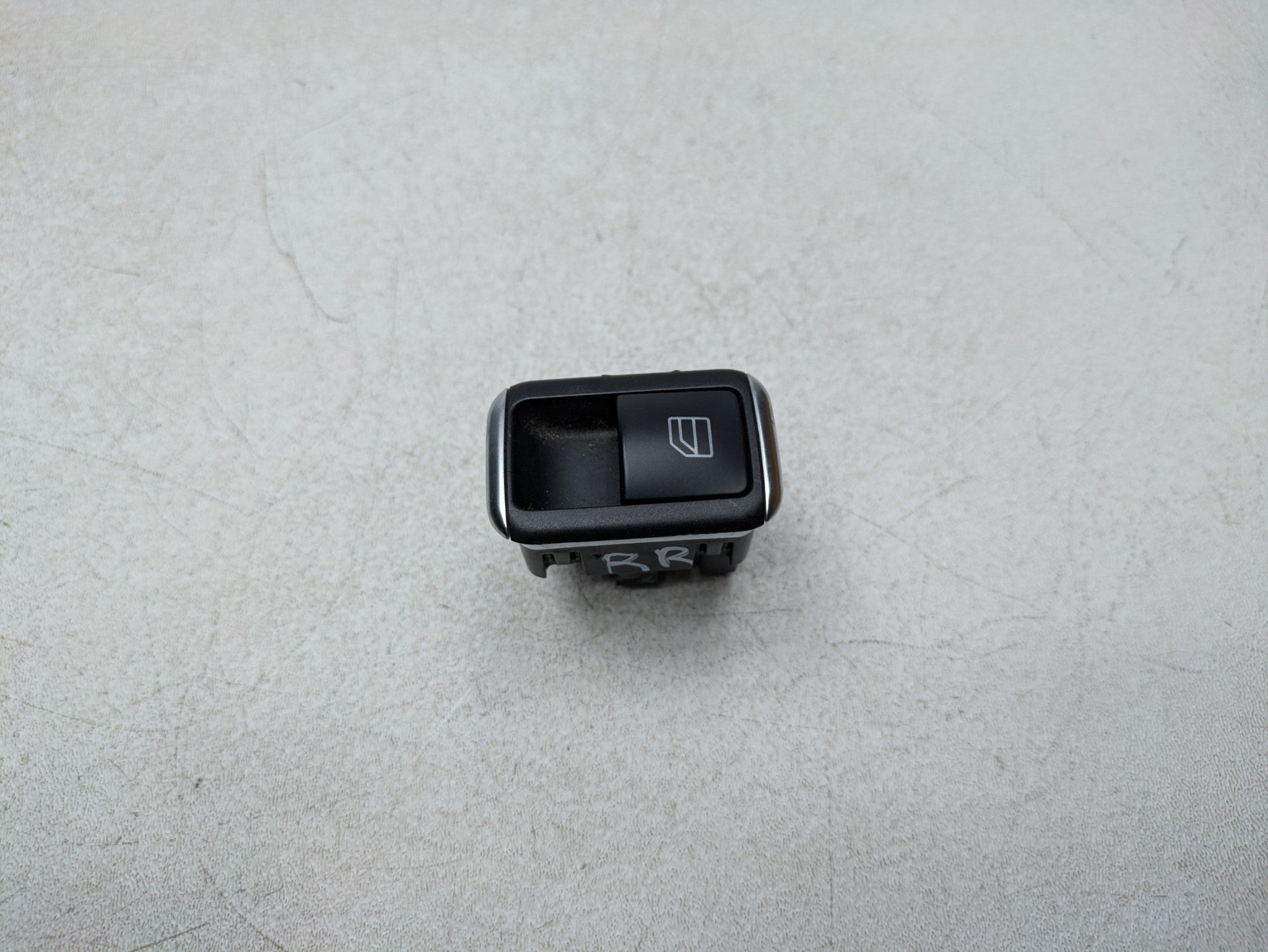 2012 - 2018 MERCEDES-BENZ CLS550 OEM DOOR WINDOW CONTROL SWITCH REAR RIGHT SIDE