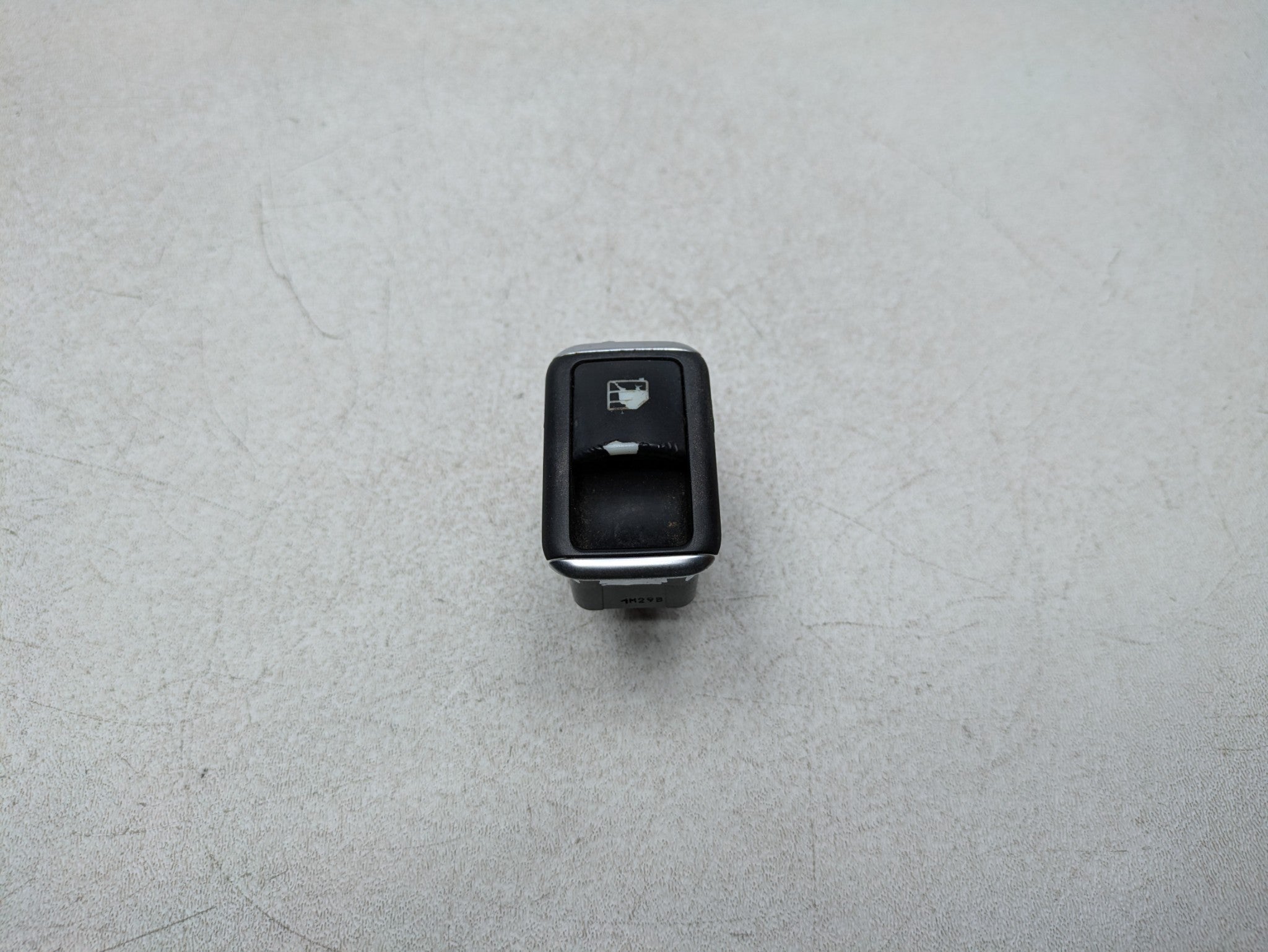 2012 - 2018 MERCEDES-BENZ CLS550 OEM DOOR WINDOW CONTROL SWITCH FRONT RIGHT SIDE
