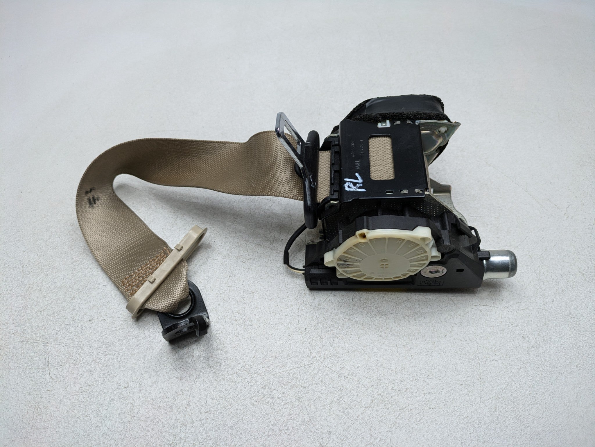 2012 - 2018 MERCEDES-BENZ CLS550 OEM SEAT BELT RETRACTOR REAR LEFT DRIVER SIDE