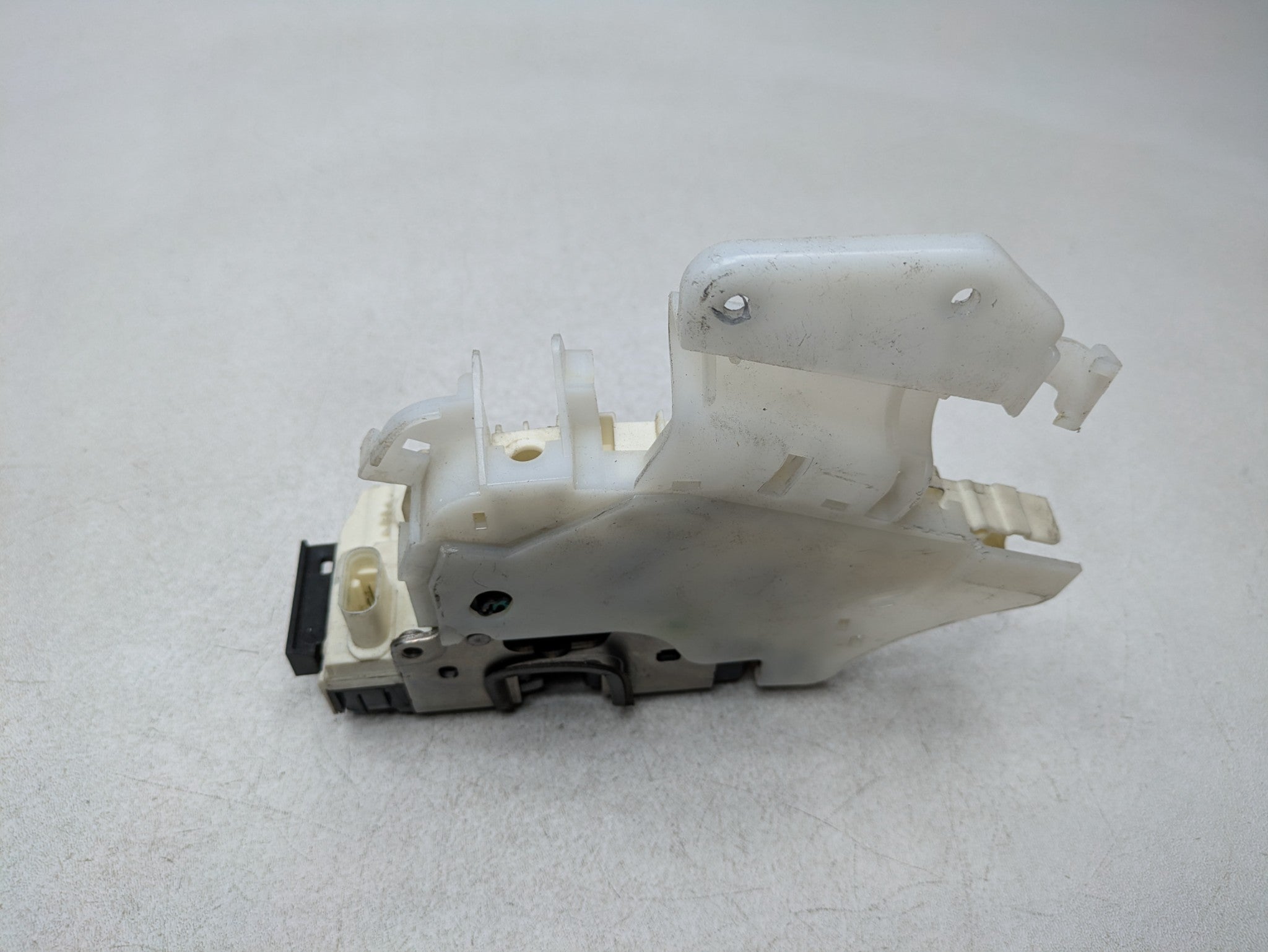 2012 - 2018 MERCEDES-BENZ CLS550 OEM DOOR LATCH LOCK ACTUATOR FRONT LEFT SIDE