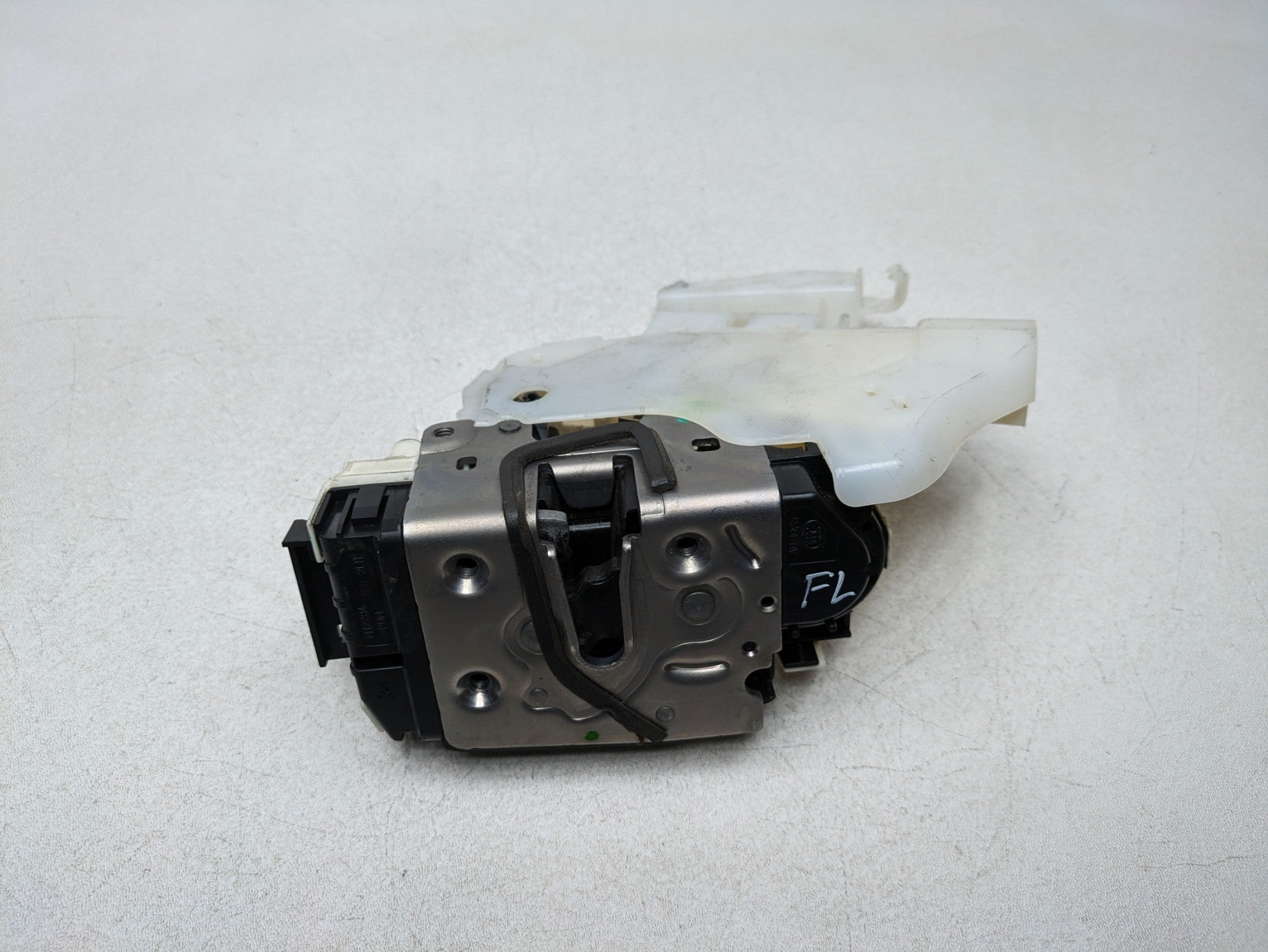2012 - 2018 MERCEDES-BENZ CLS550 OEM DOOR LATCH LOCK ACTUATOR FRONT LEFT SIDE