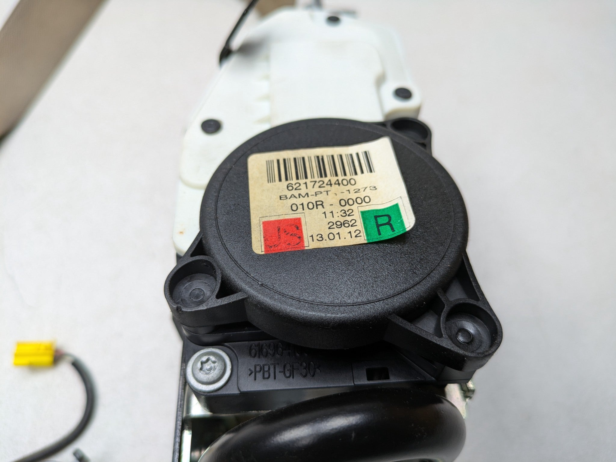 2012 - 2018 MERCEDES-BENZ CLS550 OEM SEAT BELT RETRACTOR FRONT RIGHT SIDE