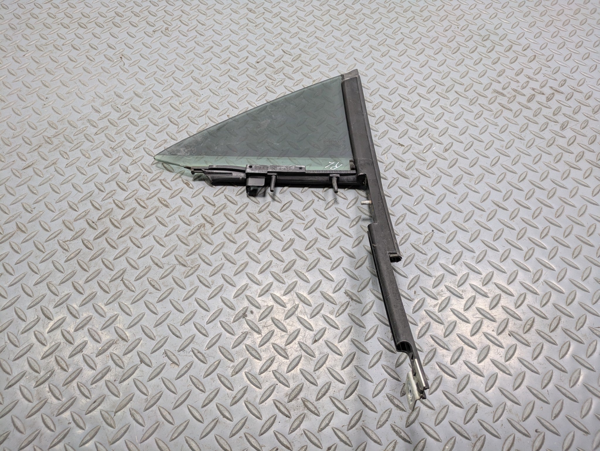 2012 - 2018 MERCEDES-BENZ CLS550 OEM VENT WINDOW GLASS REAR LEFT DRIVER SIDE