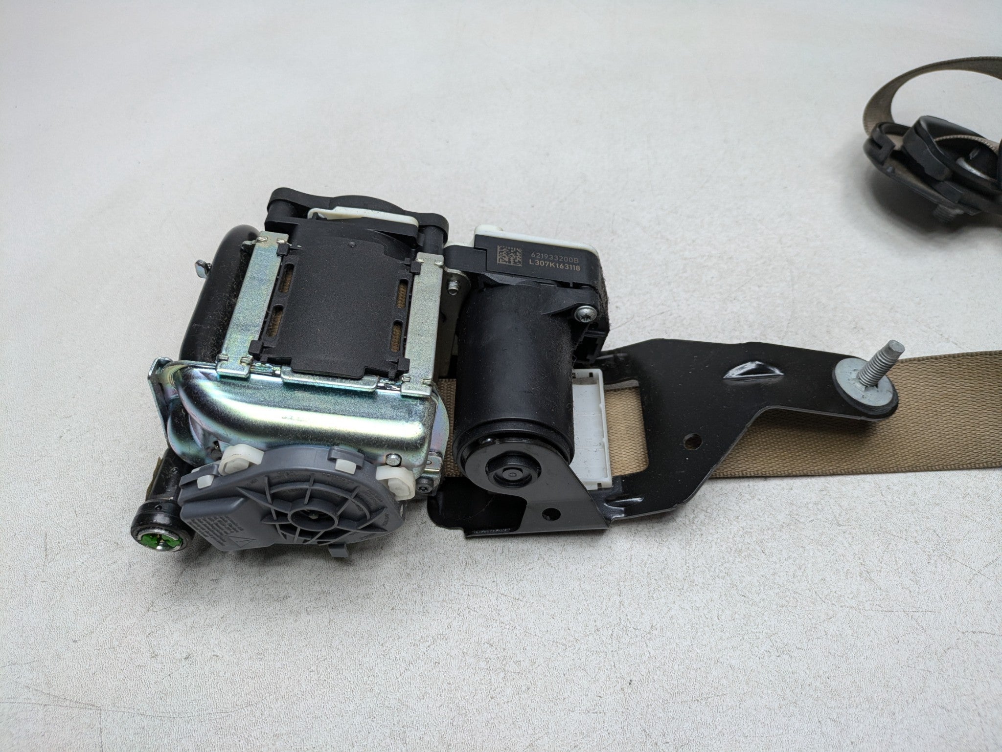 2012 - 2018 MERCEDES-BENZ CLS550 OEM SEAT BELT RETRACTOR FRONT LEFT DRIVER SIDE