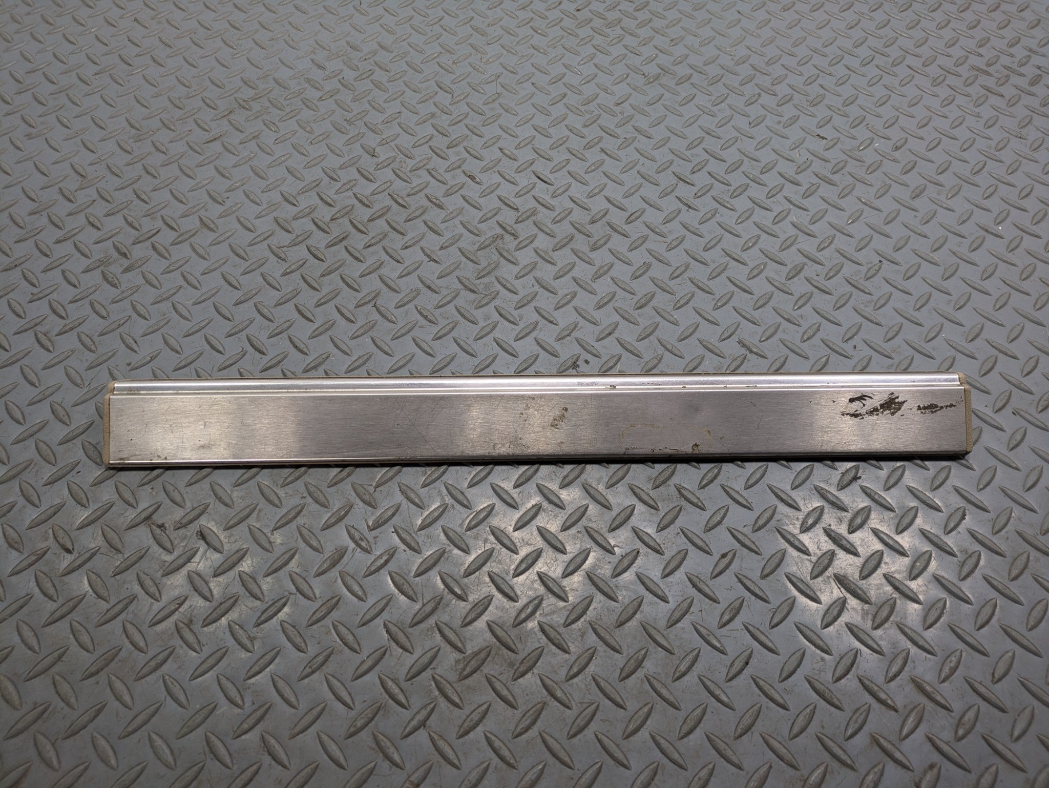 2012 - 2018 MERCEDES-BENZ CLS550 OEM DOOR SCUFF SILL STEP PLATE FRONT RIGHT SIDE