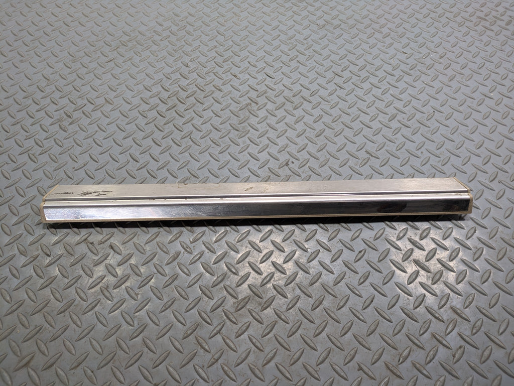 2012 - 2018 MERCEDES-BENZ CLS550 OEM DOOR SCUFF SILL STEP PLATE FRONT RIGHT SIDE
