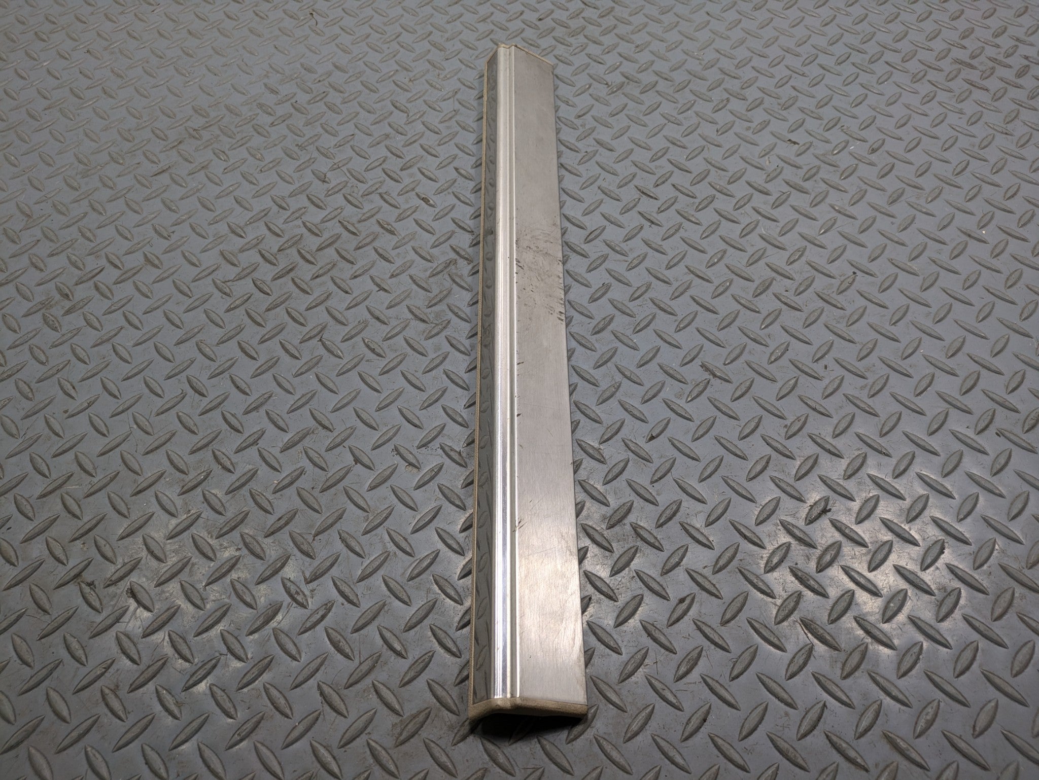 2012 - 2018 MERCEDES-BENZ CLS550 OEM DOOR SCUFF SILL STEP PLATE FRONT LEFT SIDE