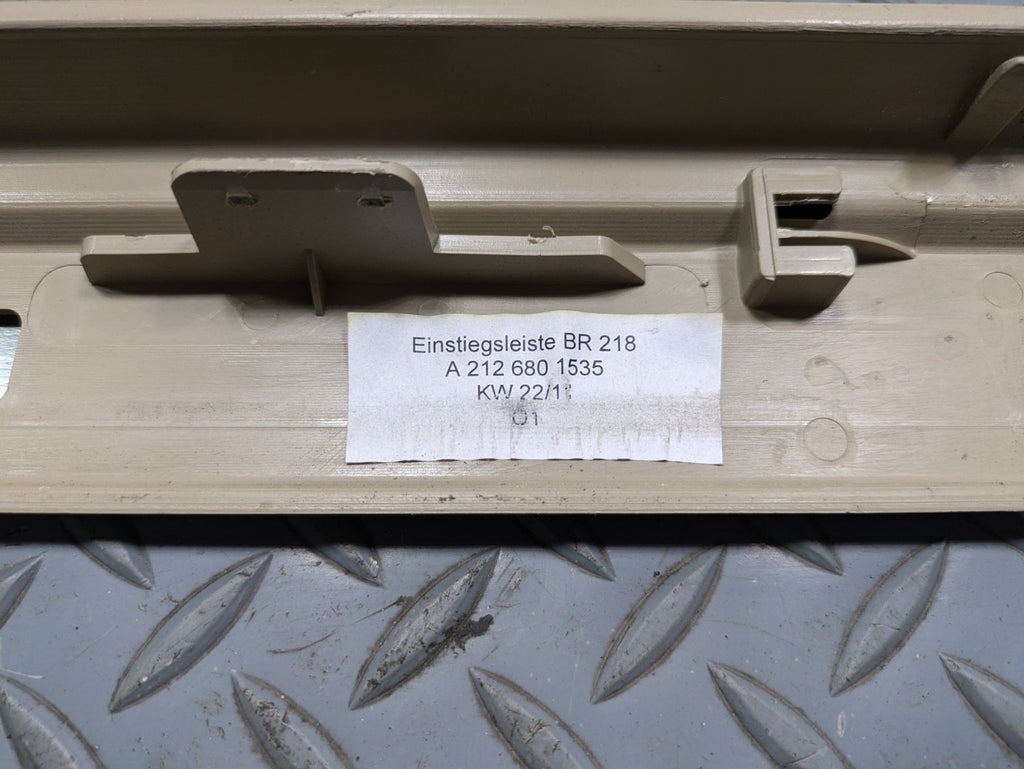 2012 - 2018 MERCEDES-BENZ CLS550 OEM DOOR SCUFF SILL STEP PLATE FRONT LEFT SIDE