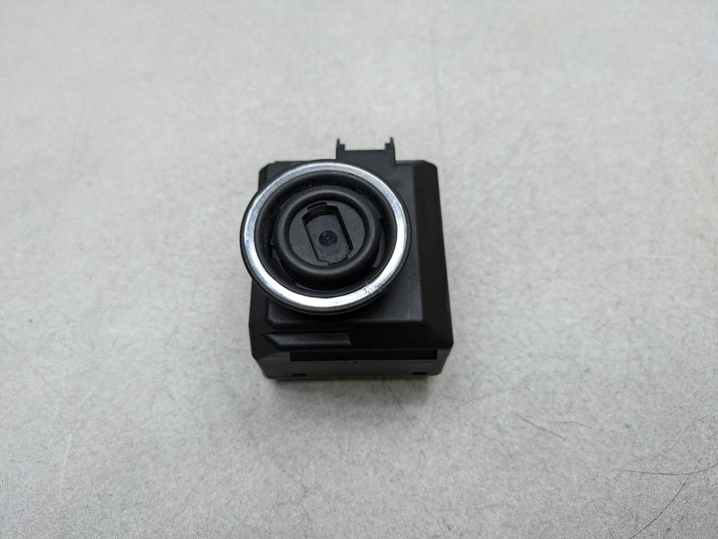 2012 - 2018 MERCEDES-BENZ CLS550 OEM IGNITION SWITCH CONTROL MODULE WITHOUT KEY