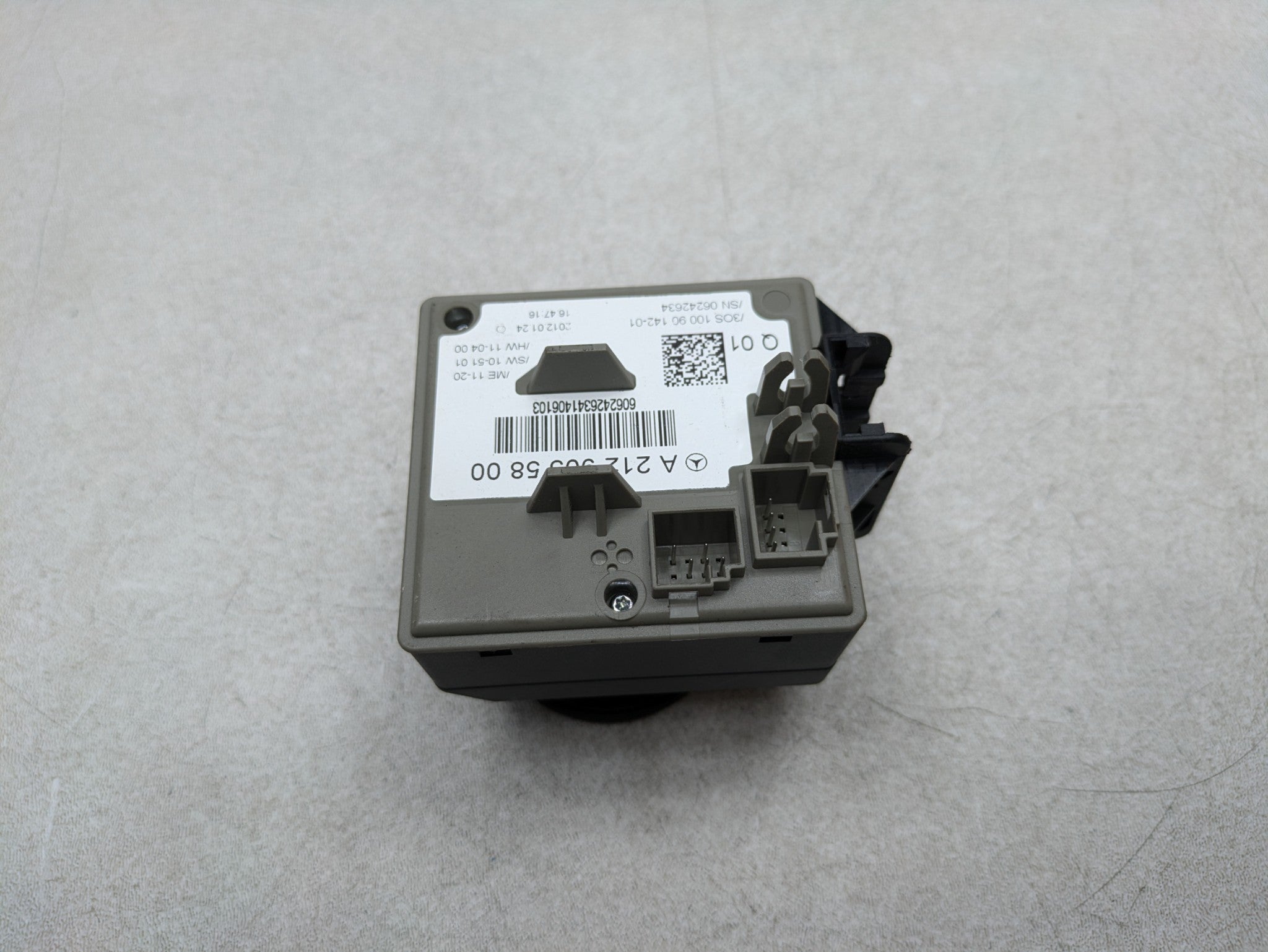2012 - 2018 MERCEDES-BENZ CLS550 OEM IGNITION SWITCH CONTROL MODULE WITHOUT KEY