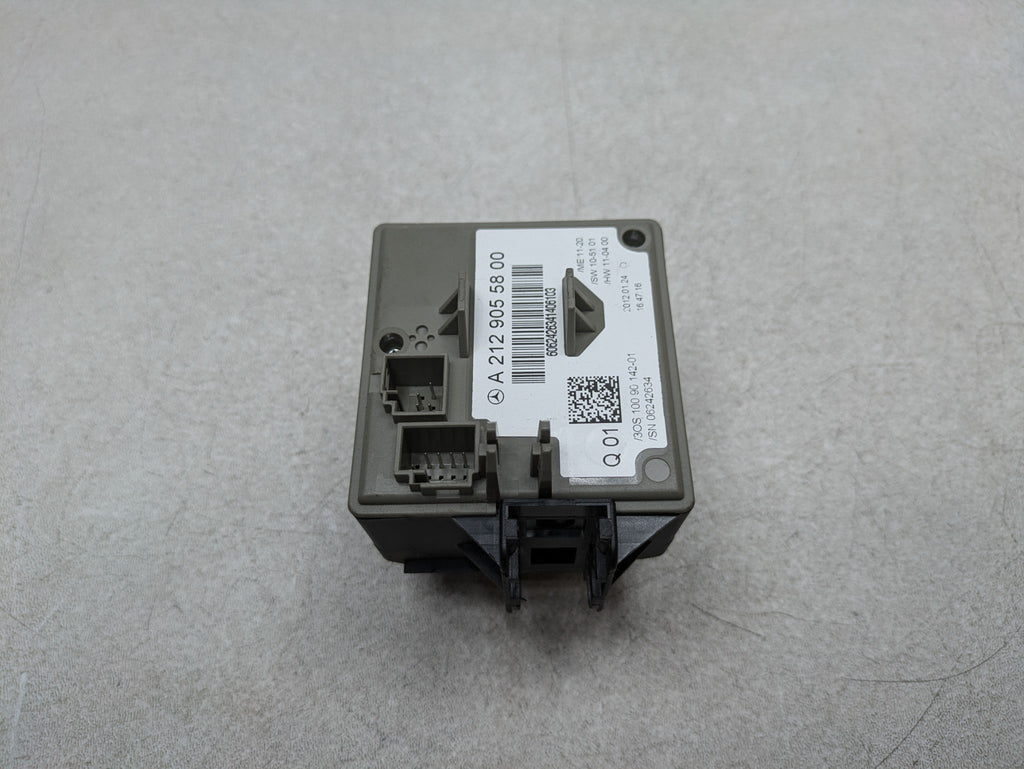2012 - 2018 MERCEDES-BENZ CLS550 OEM IGNITION SWITCH CONTROL MODULE WITHOUT KEY