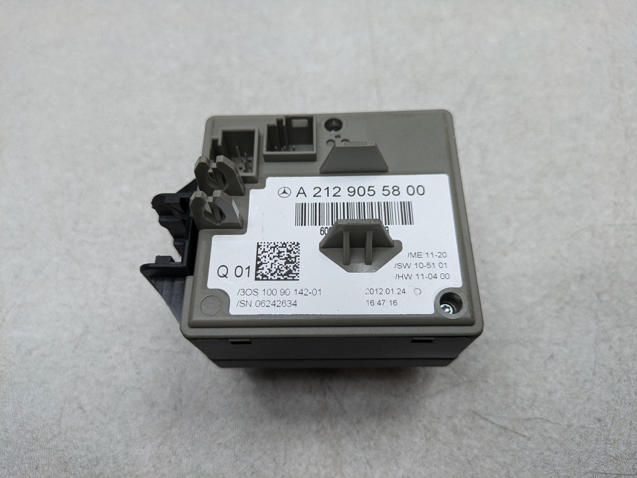 2012 - 2018 MERCEDES-BENZ CLS550 OEM IGNITION SWITCH CONTROL MODULE WITHOUT KEY