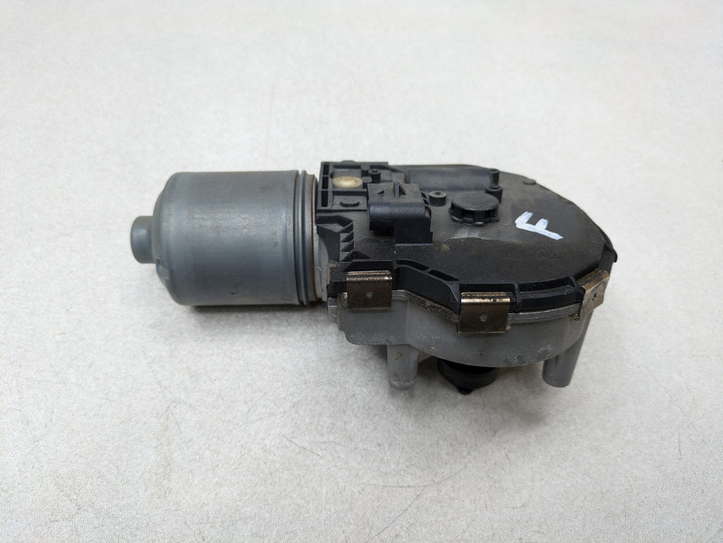 2012 - 2018 MERCEDES-BENZ CLS550 OEM WINDSHIELD WIPER MOTOR ASSEMBLY FRONT