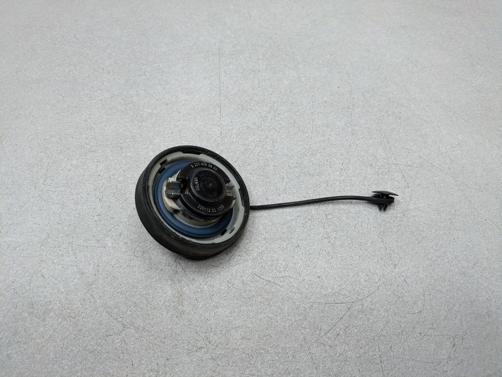 2012 - 2018 MERCEDES-BENZ CLS550 OEM FUEL GAS TANK FILLER CAP PLASTIC BLACK