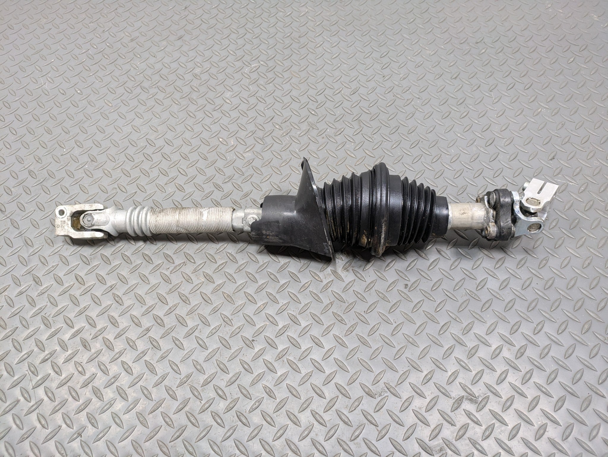 2012 - 2018 MERCEDES-BENZ CLS550 OEM INTERMEDIATE STEERING SHAFT JOINT ASSEMBLY