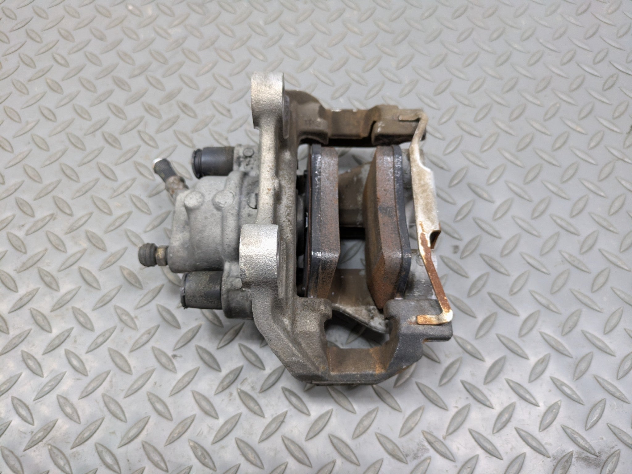 2012 - 2018 MERCEDES-BENZ CLS550 OEM BRAKE CALIPER REAR RIGHT PASSENGER SIDE