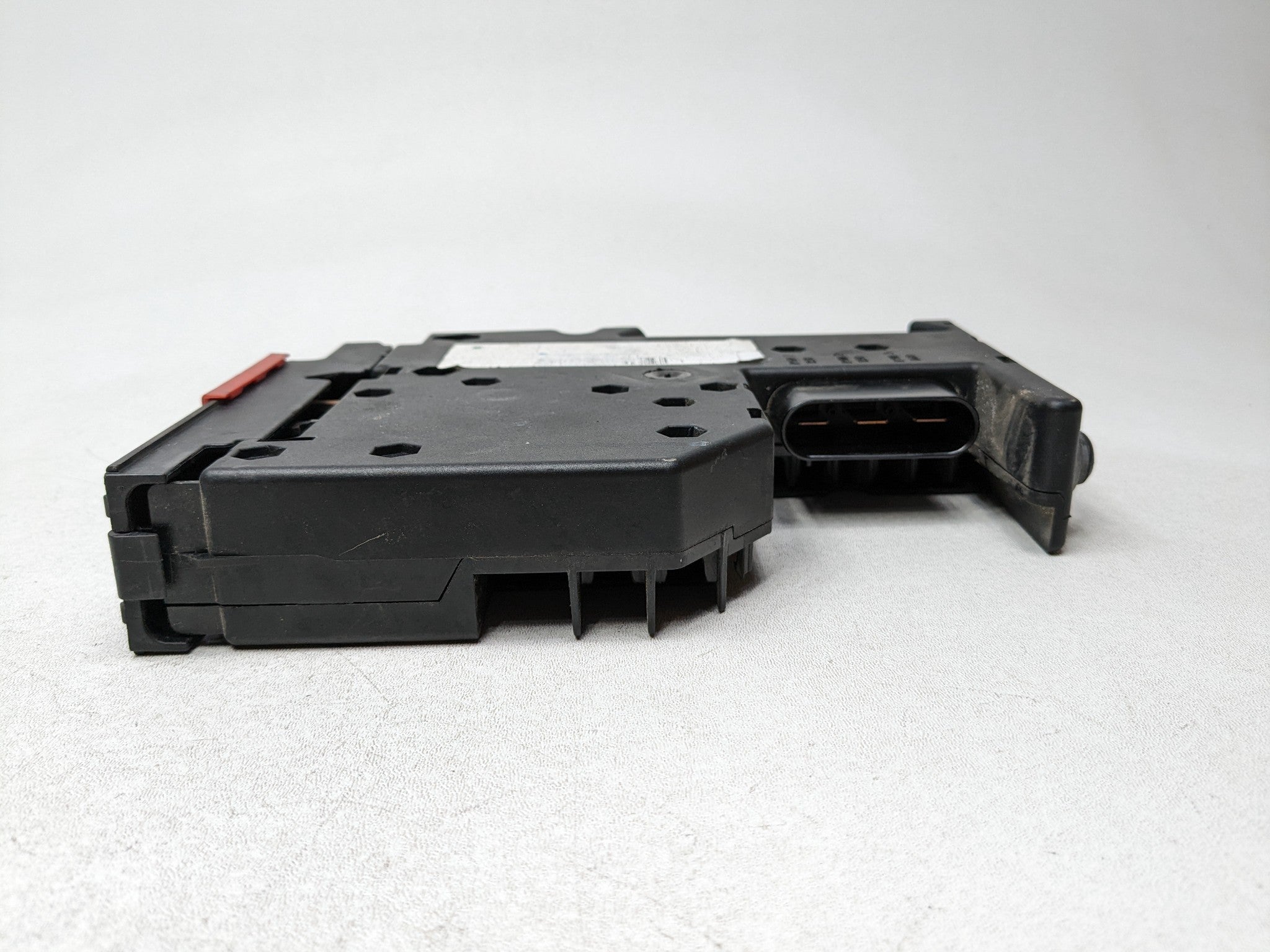 2012 - 2018 MERCEDES-BENZ CLS550 OEM BATTERY TERMINAL FUSE BOX ASSEMBLY